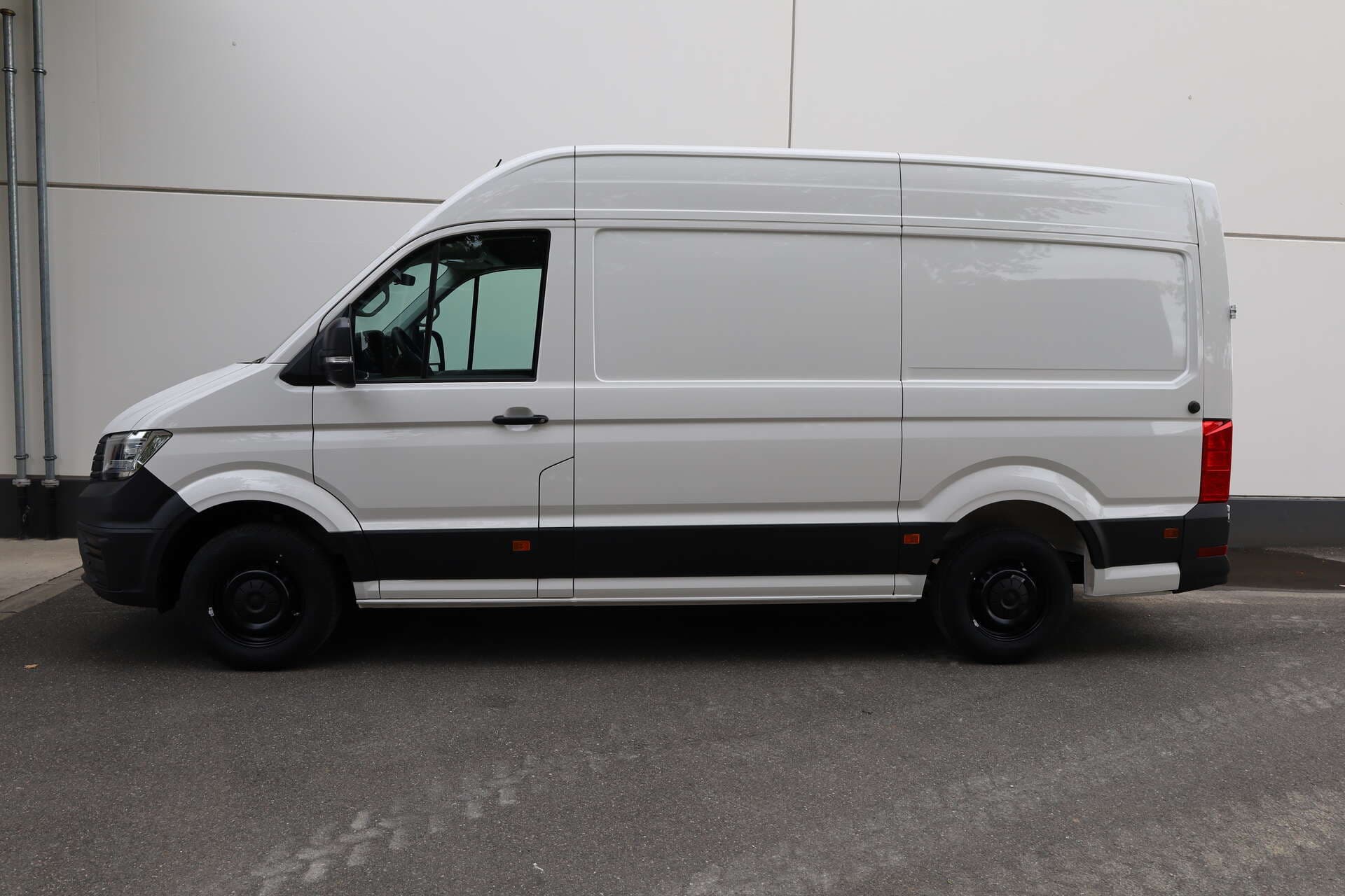 VOLKSWAGEN NUTZFAHRZEUGE Crafter 35, photo 2 sur 16