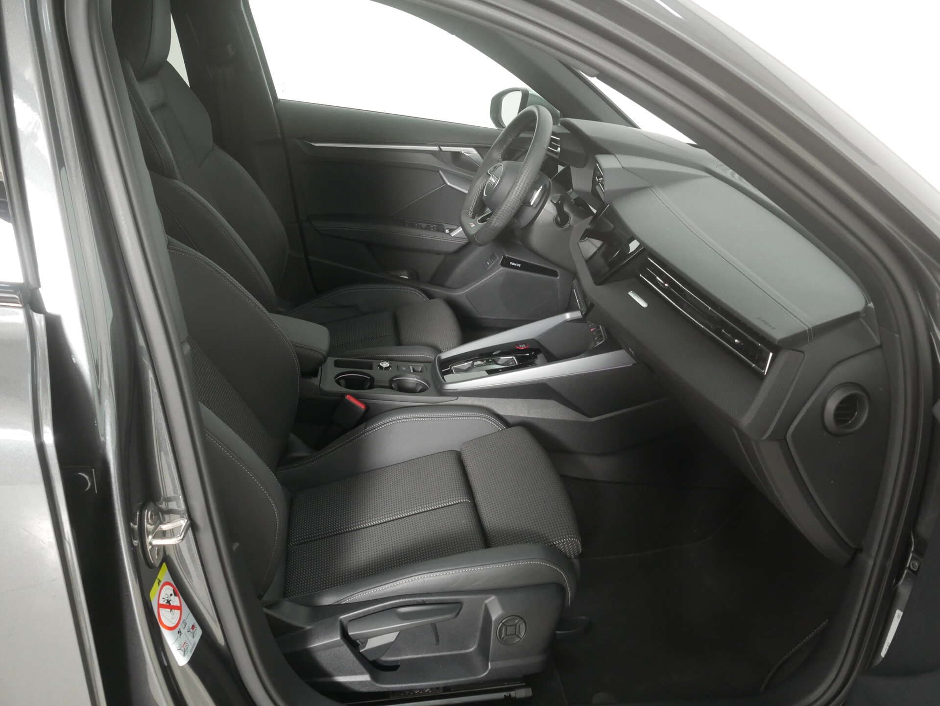 AUDI S3 Limousine, photo 12 sur 17