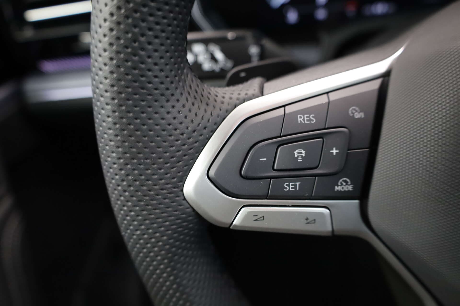 VOLKSWAGEN Touareg, photo 8 sur 17