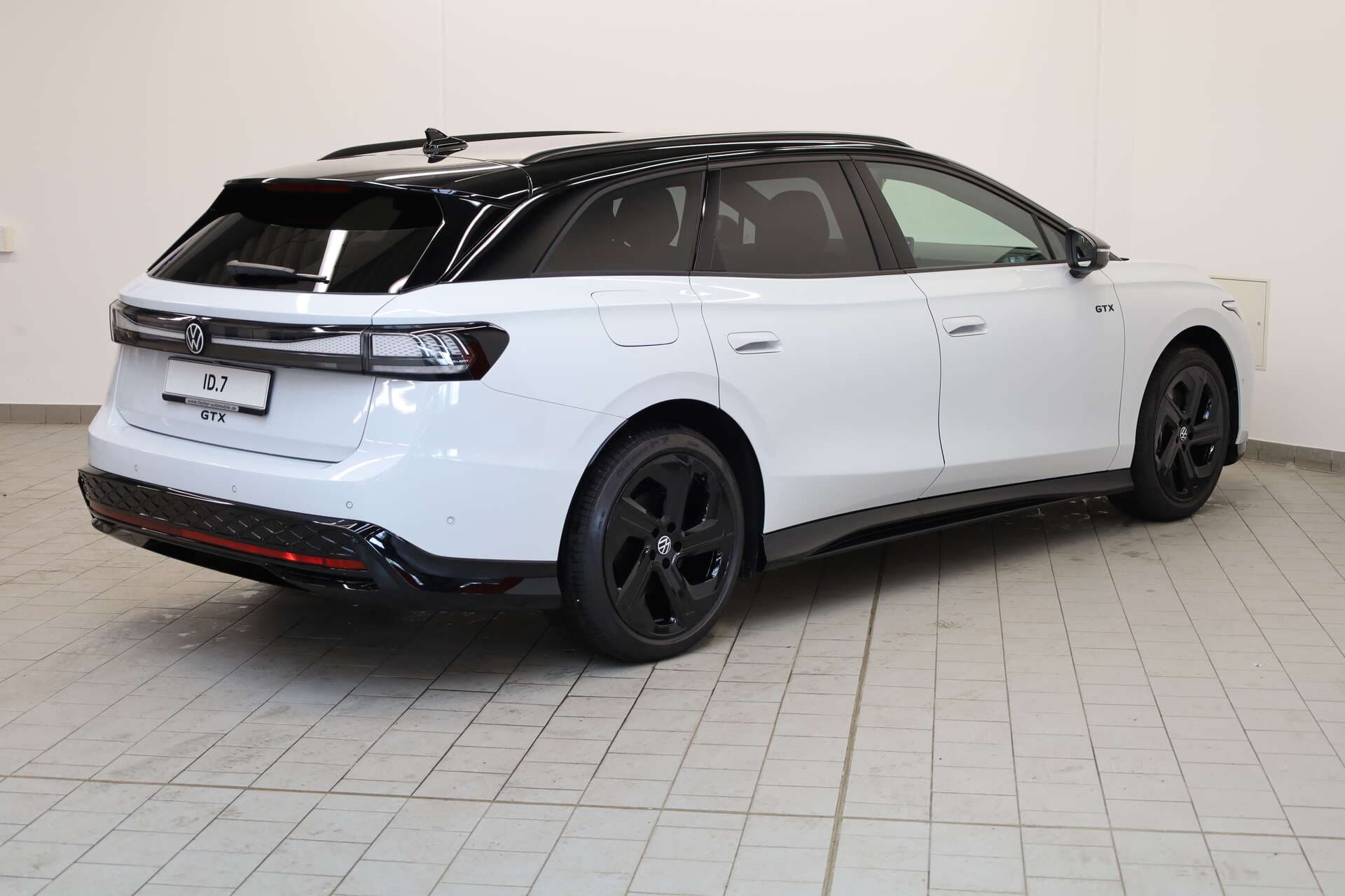 VOLKSWAGEN ID.7 Tourer, photo 2 sur 17