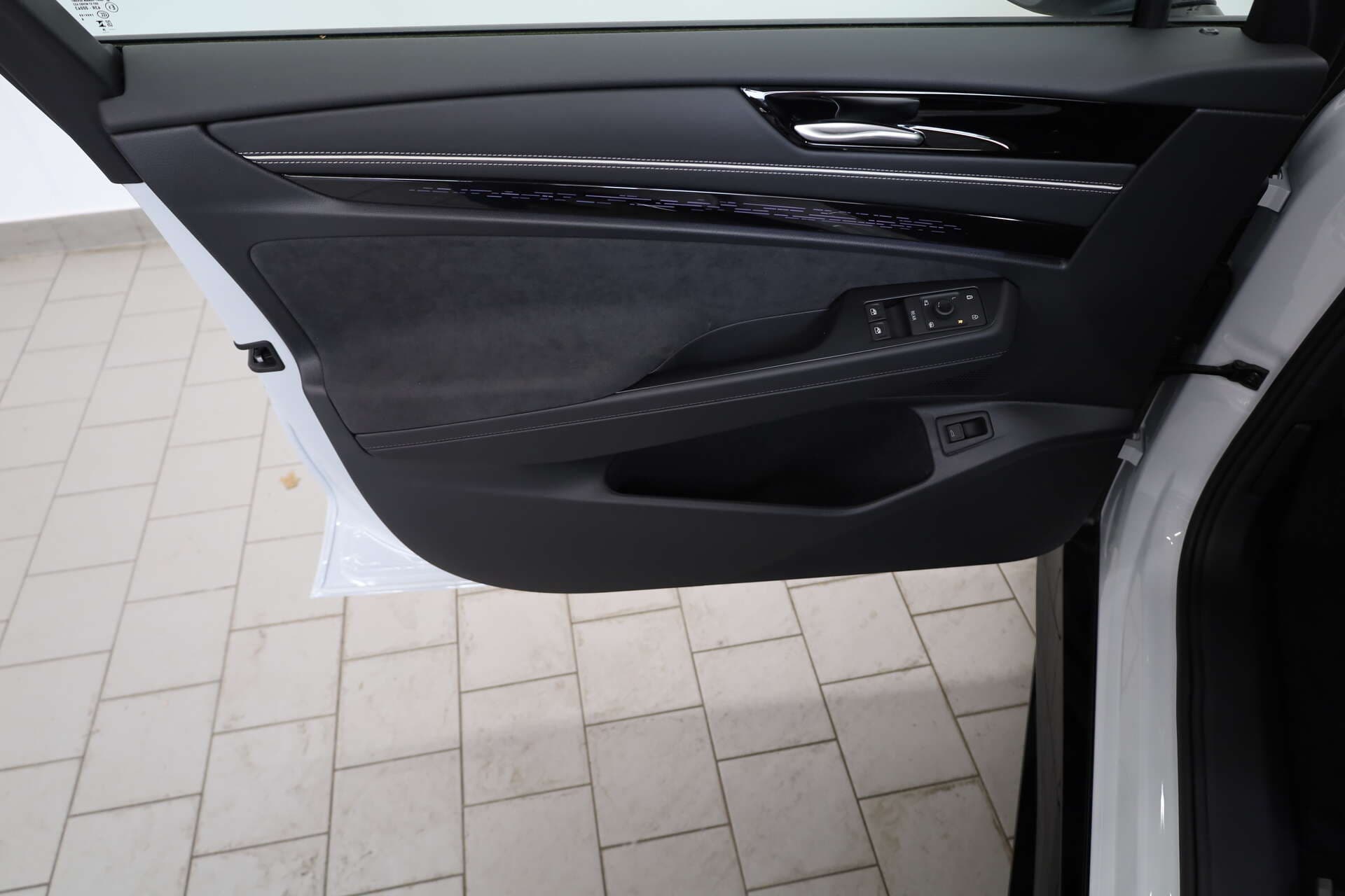 VOLKSWAGEN ID.7 Tourer, photo 12 sur 17