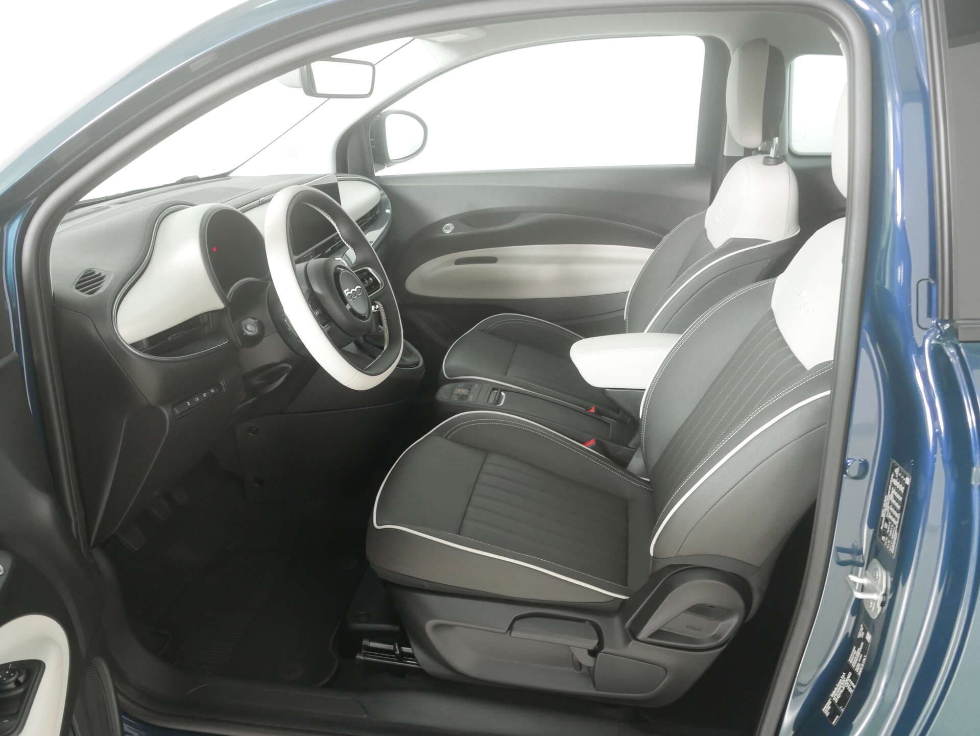 FIAT 500 Hybrid Cabrio, photo 12 sur 17