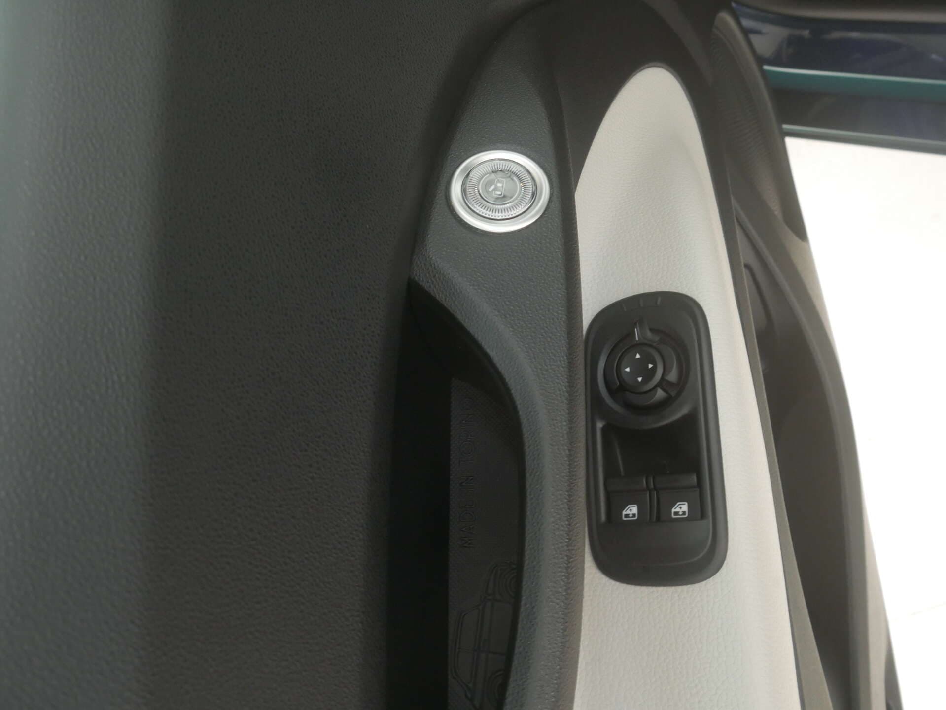 FIAT 500 Hybrid Cabrio, photo 14 sur 17