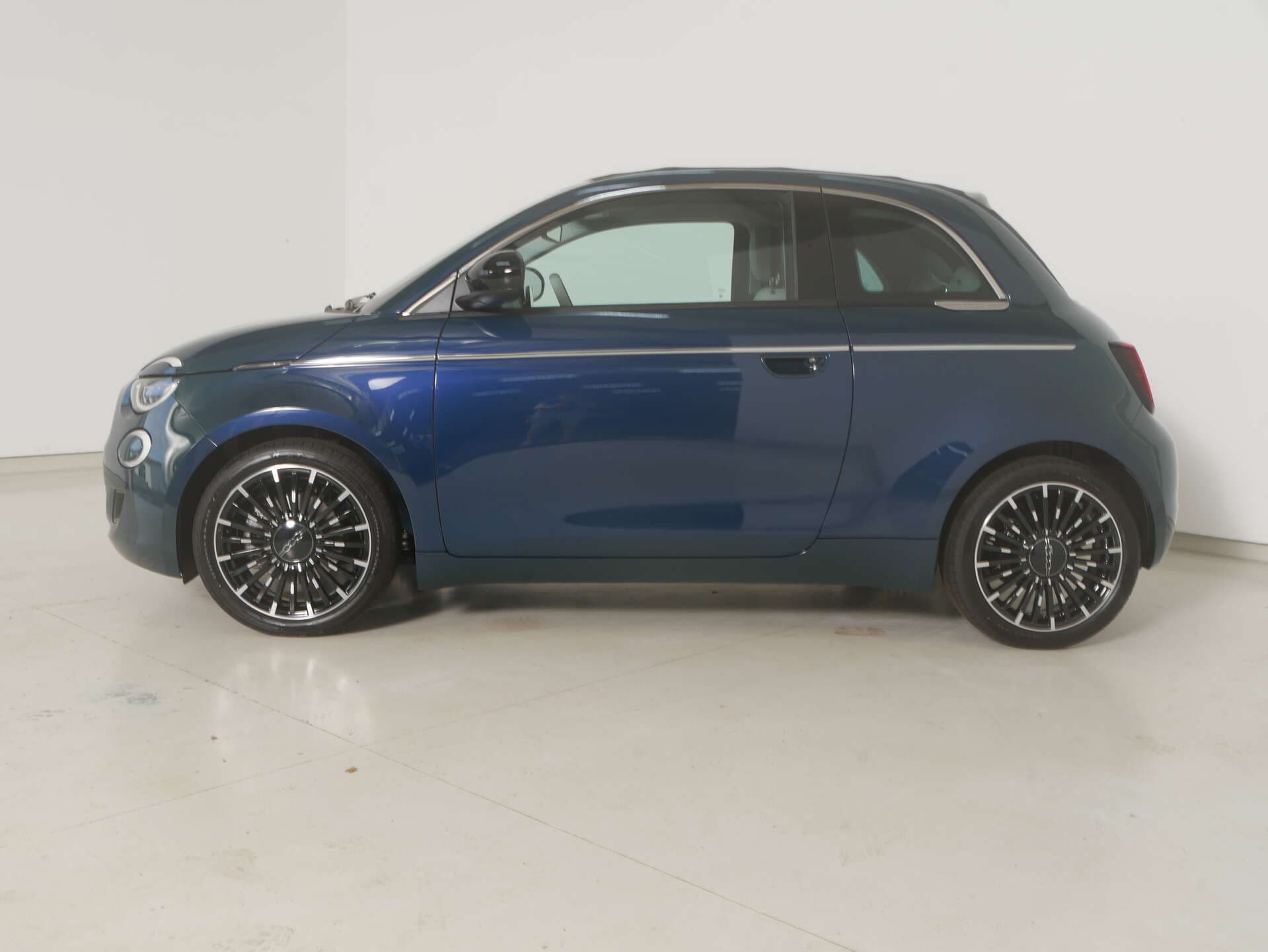 FIAT 500 Hybrid Cabrio, photo 5 sur 17
