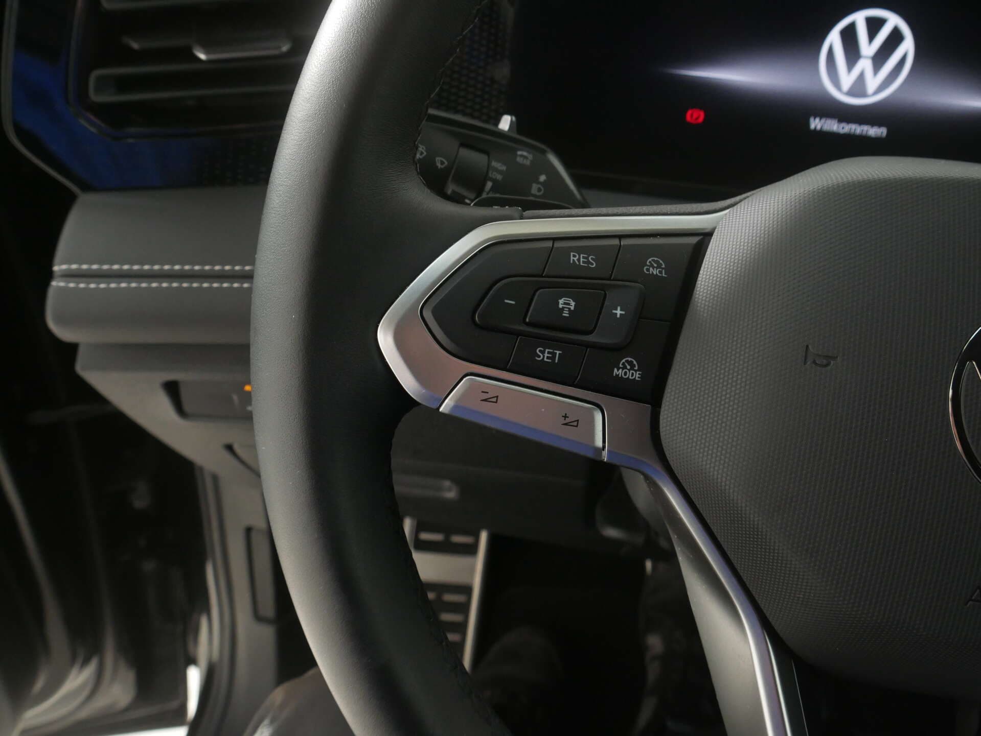VOLKSWAGEN Tiguan, photo 16 sur 17