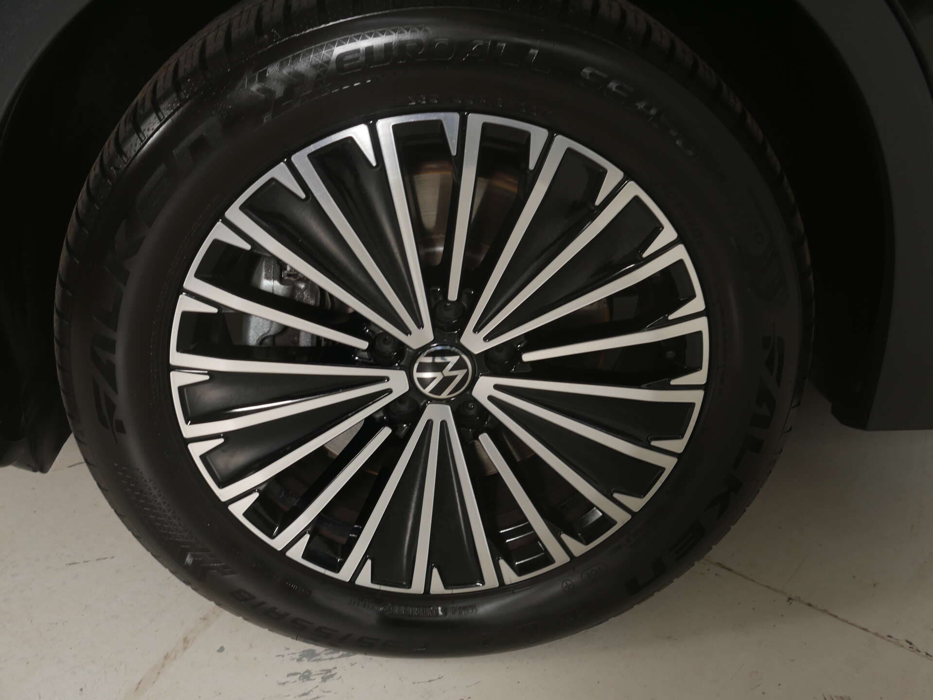 VOLKSWAGEN Tiguan, photo 7 sur 17