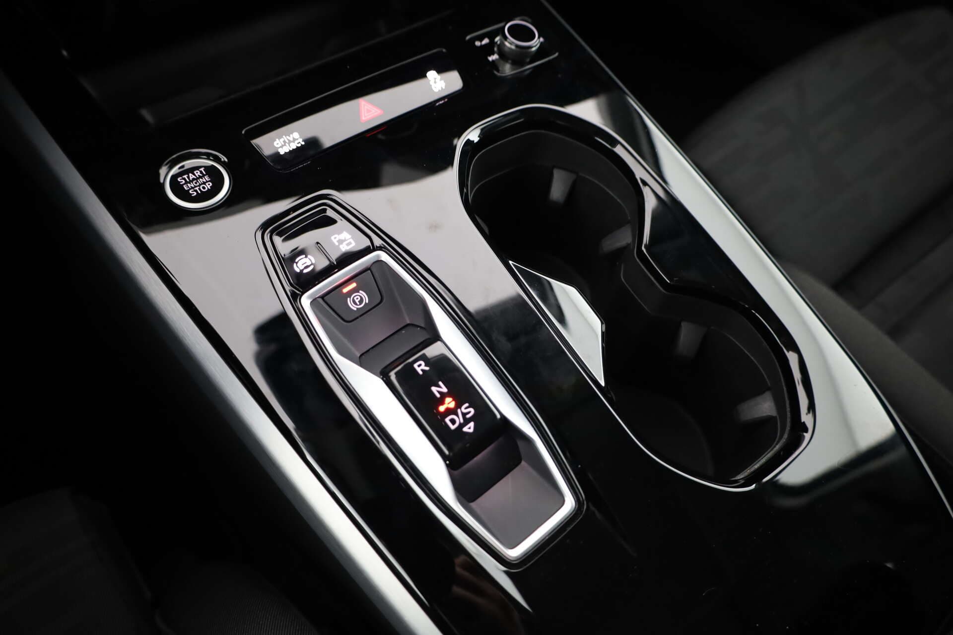 AUDI A6 Avant, photo 16 sur 17