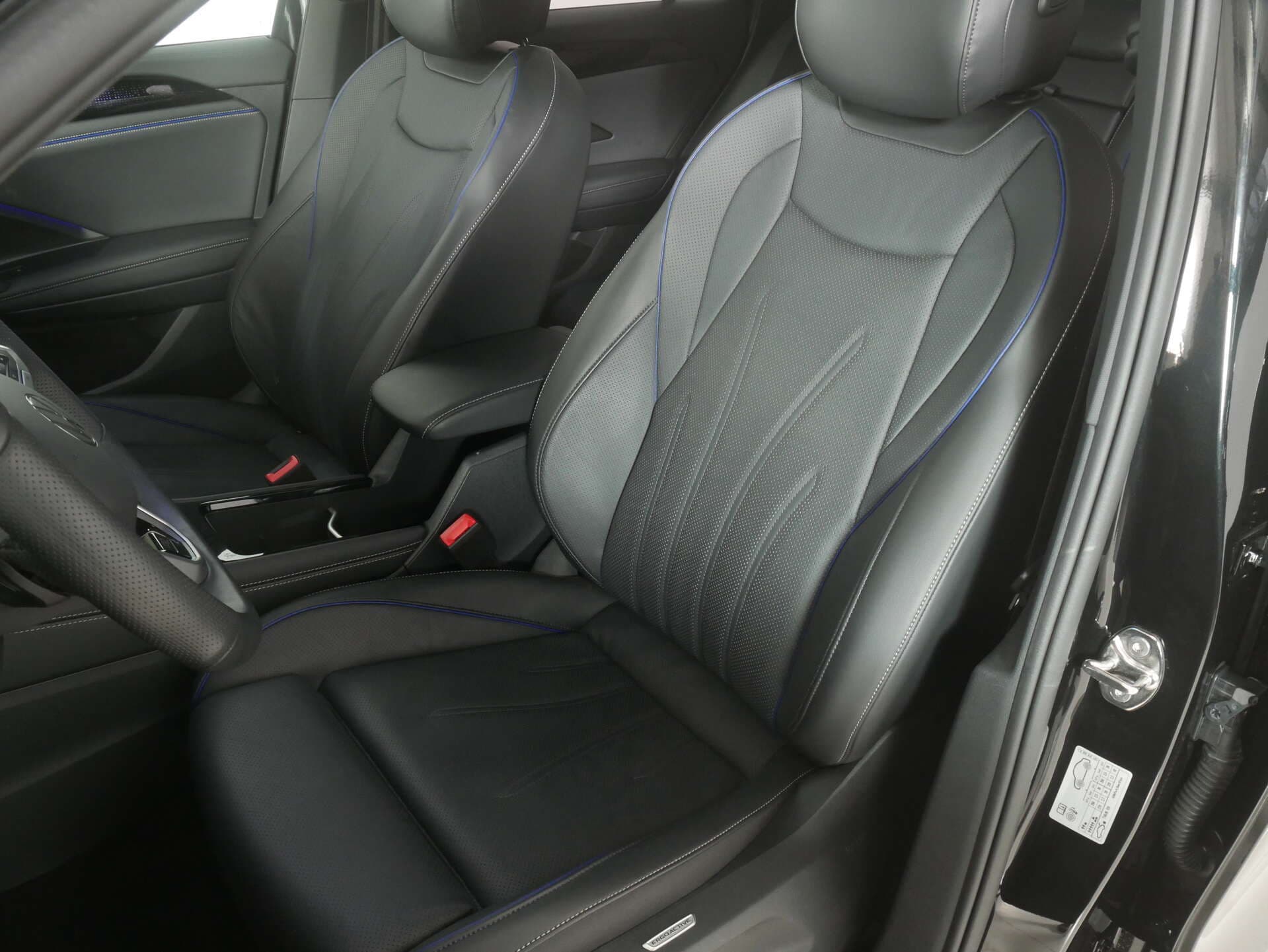 VOLKSWAGEN Tiguan, photo 9 sur 17