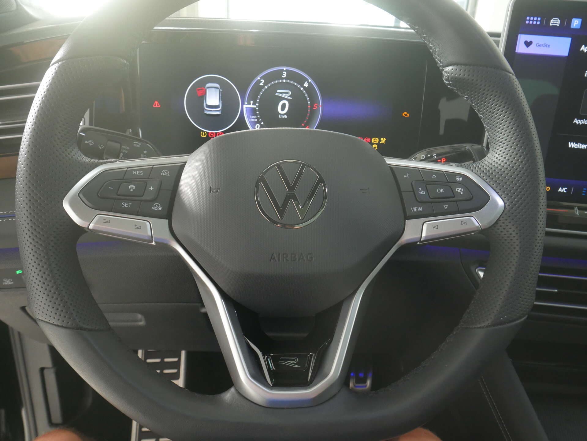 VOLKSWAGEN Tiguan, photo 15 sur 17