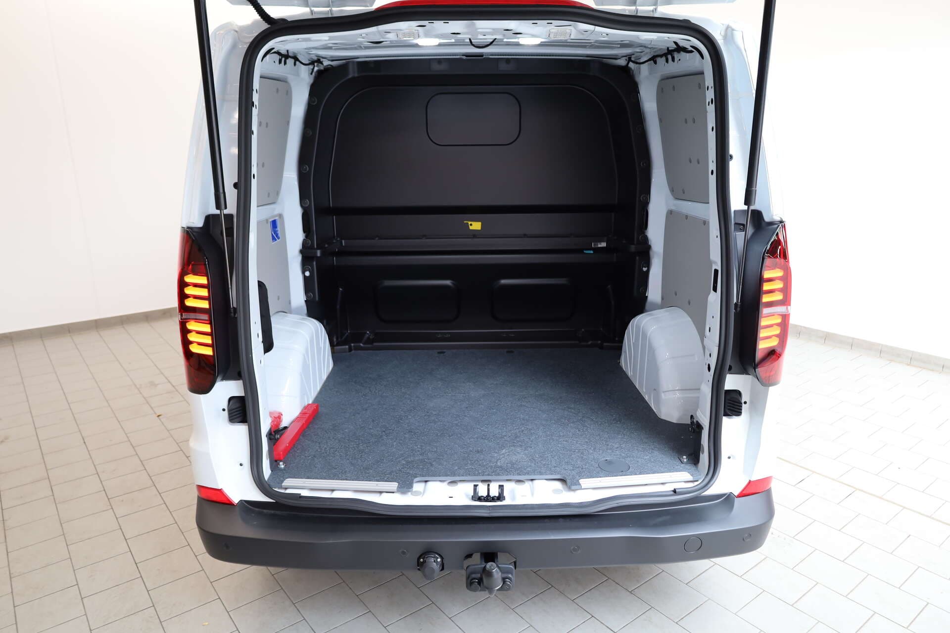 VOLKSWAGEN NUTZFAHRZEUGE T7 Transporter, photo 14 sur 15