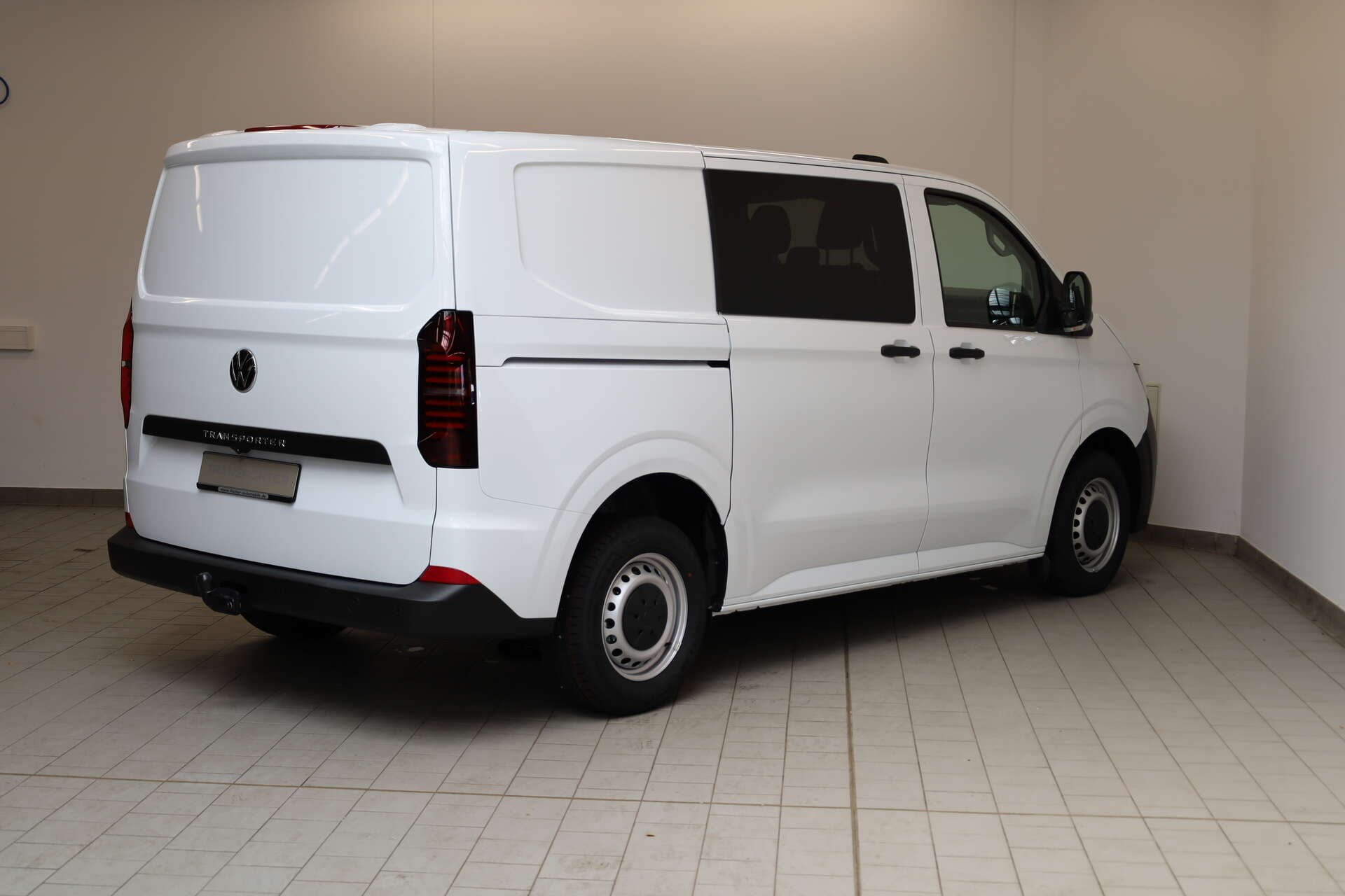 VOLKSWAGEN NUTZFAHRZEUGE T7 Transporter, photo 2 sur 15