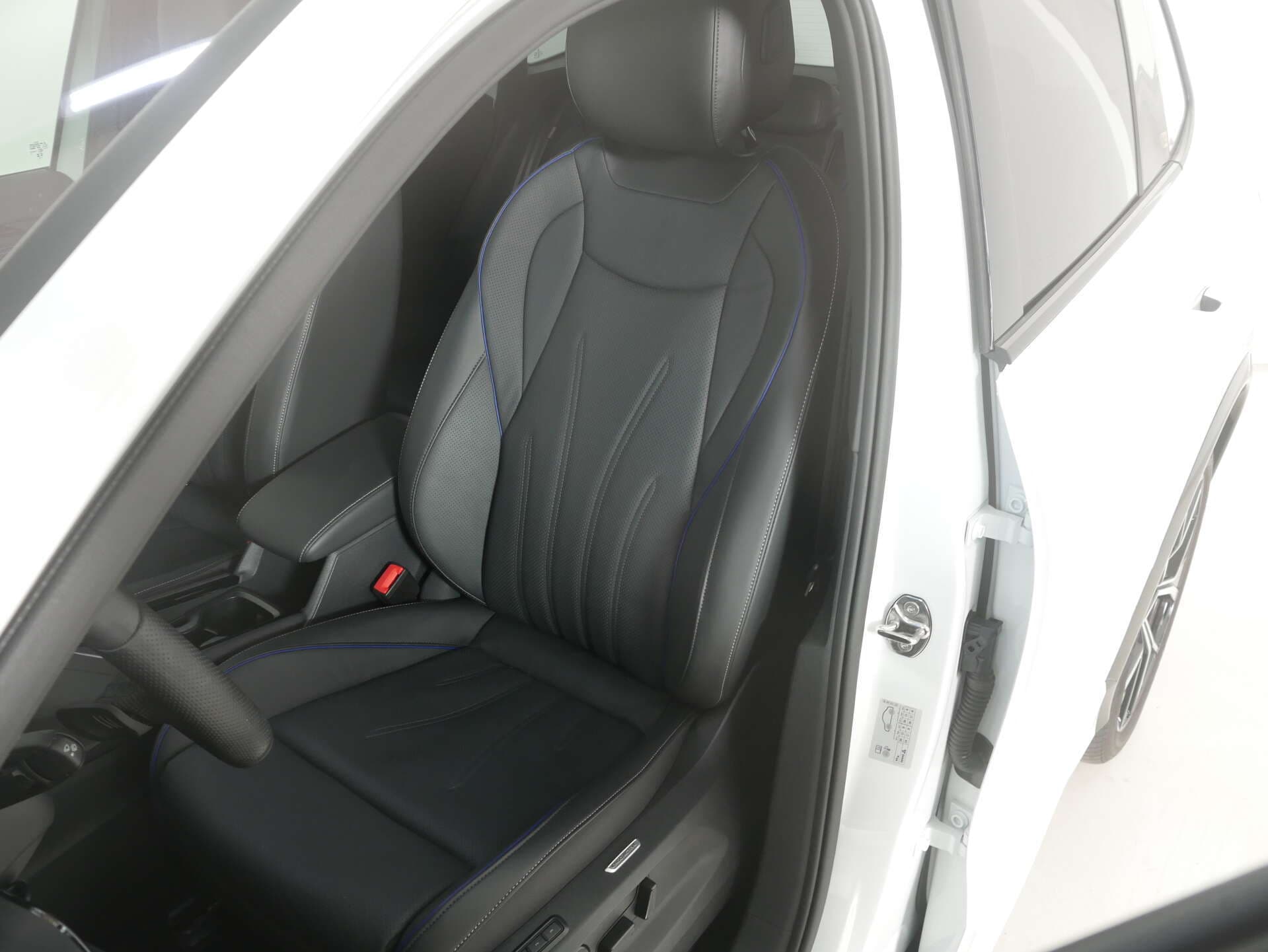 VOLKSWAGEN Tiguan, photo 10 sur 17