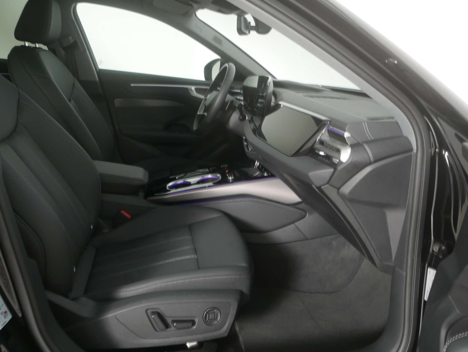 AUDI A6 Avant, photo 13 sur 17