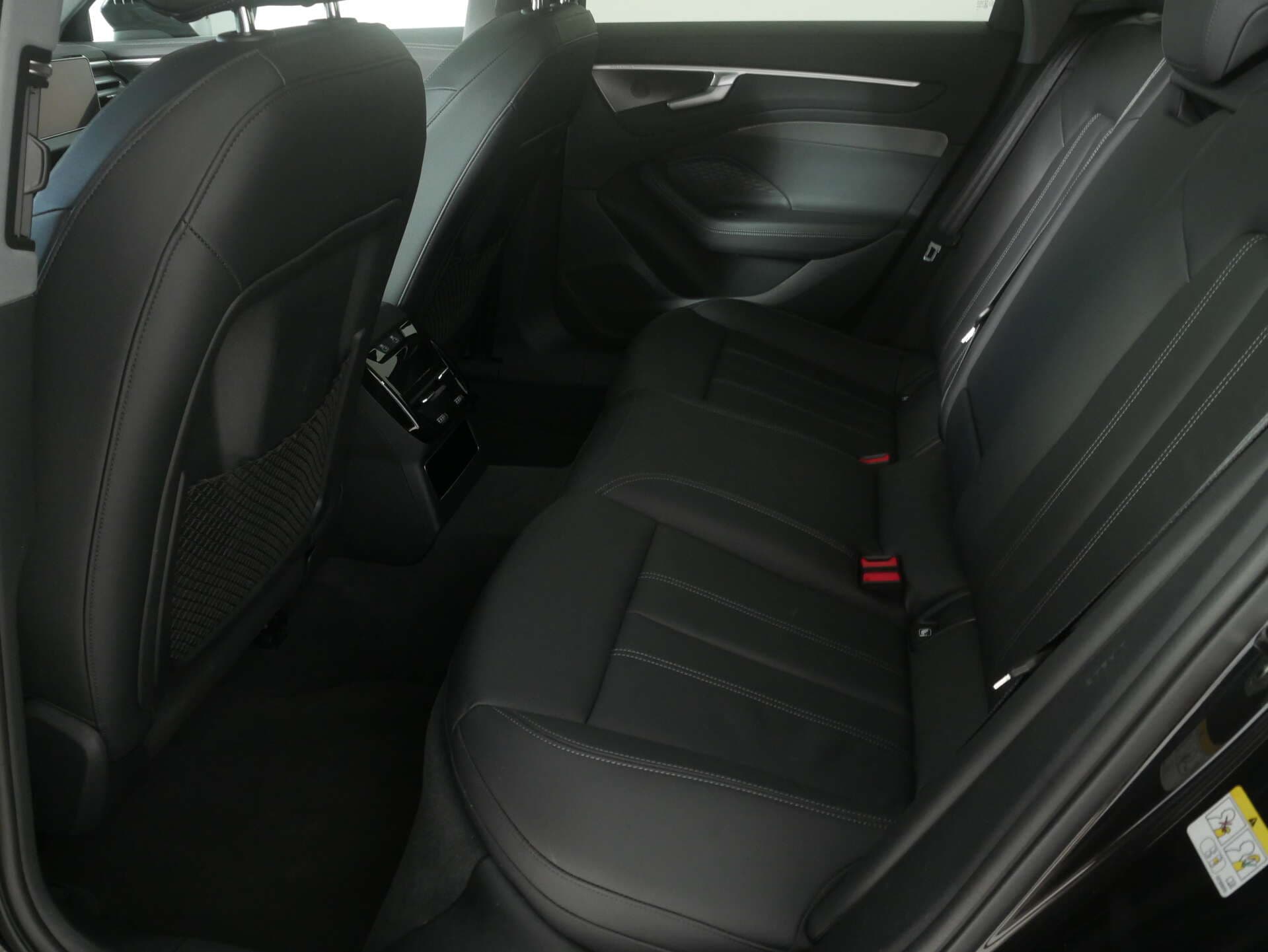 AUDI A6 Avant, photo 14 sur 17