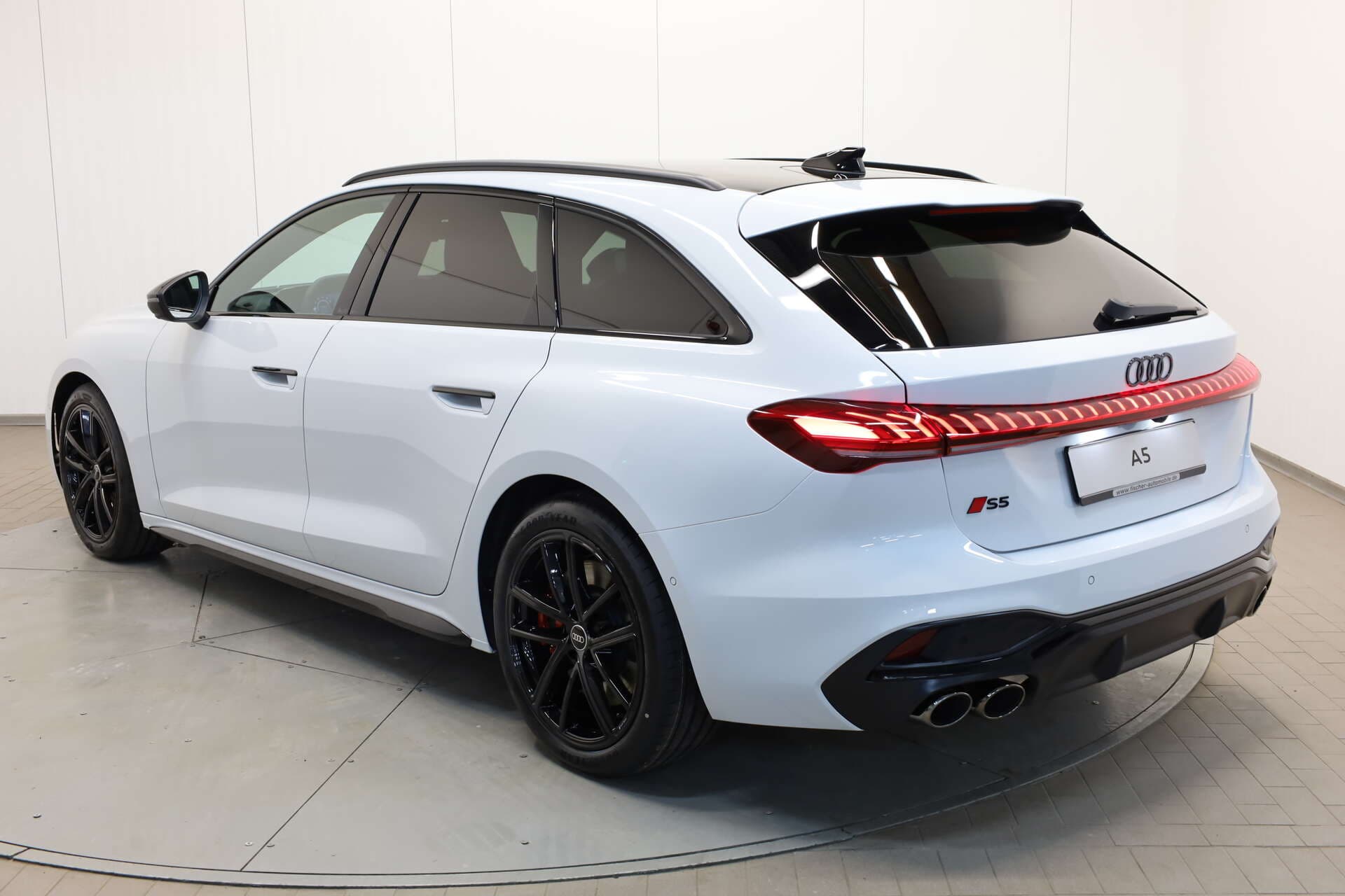 AUDI S5 Avant, photo 2 sur 17