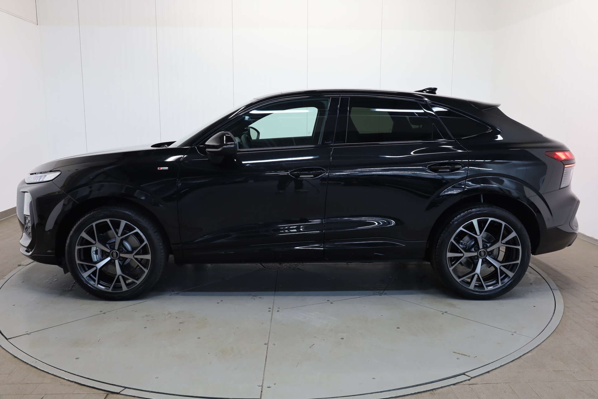 AUDI Q3 Sportback, photo 3 sur 17