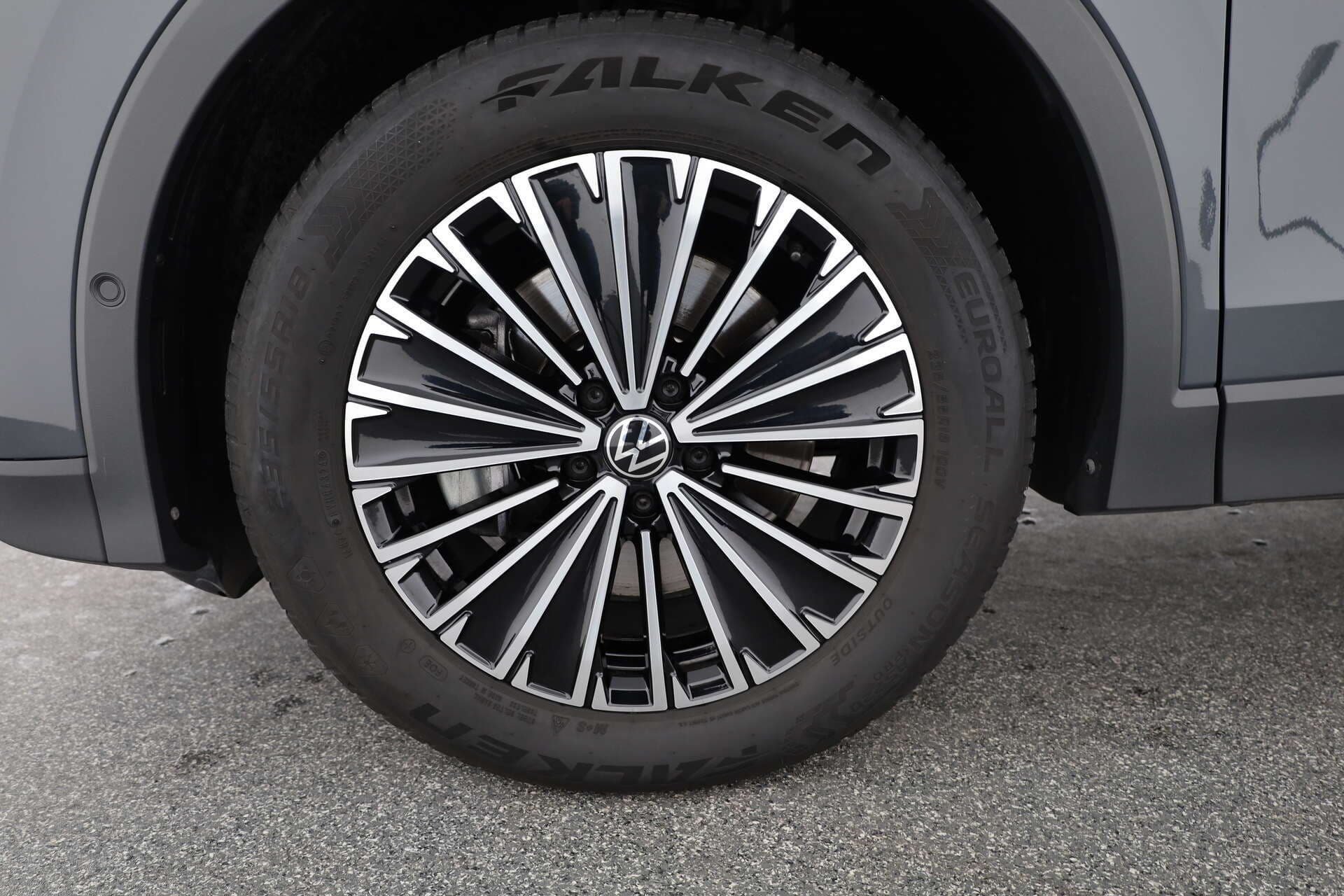 VOLKSWAGEN Tiguan, photo 6 sur 16