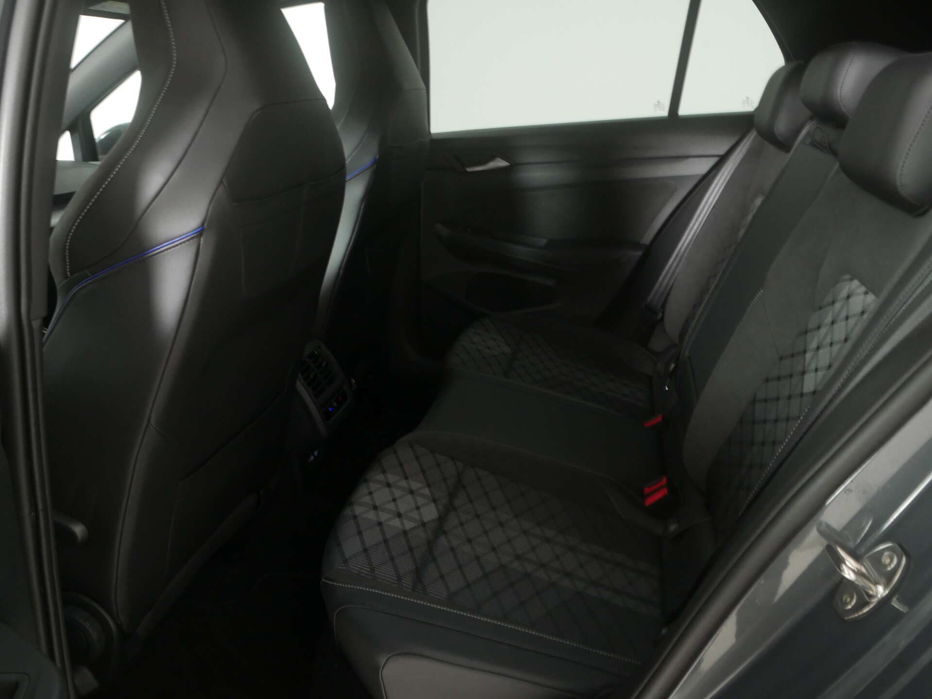 VOLKSWAGEN Golf, photo 8 sur 17