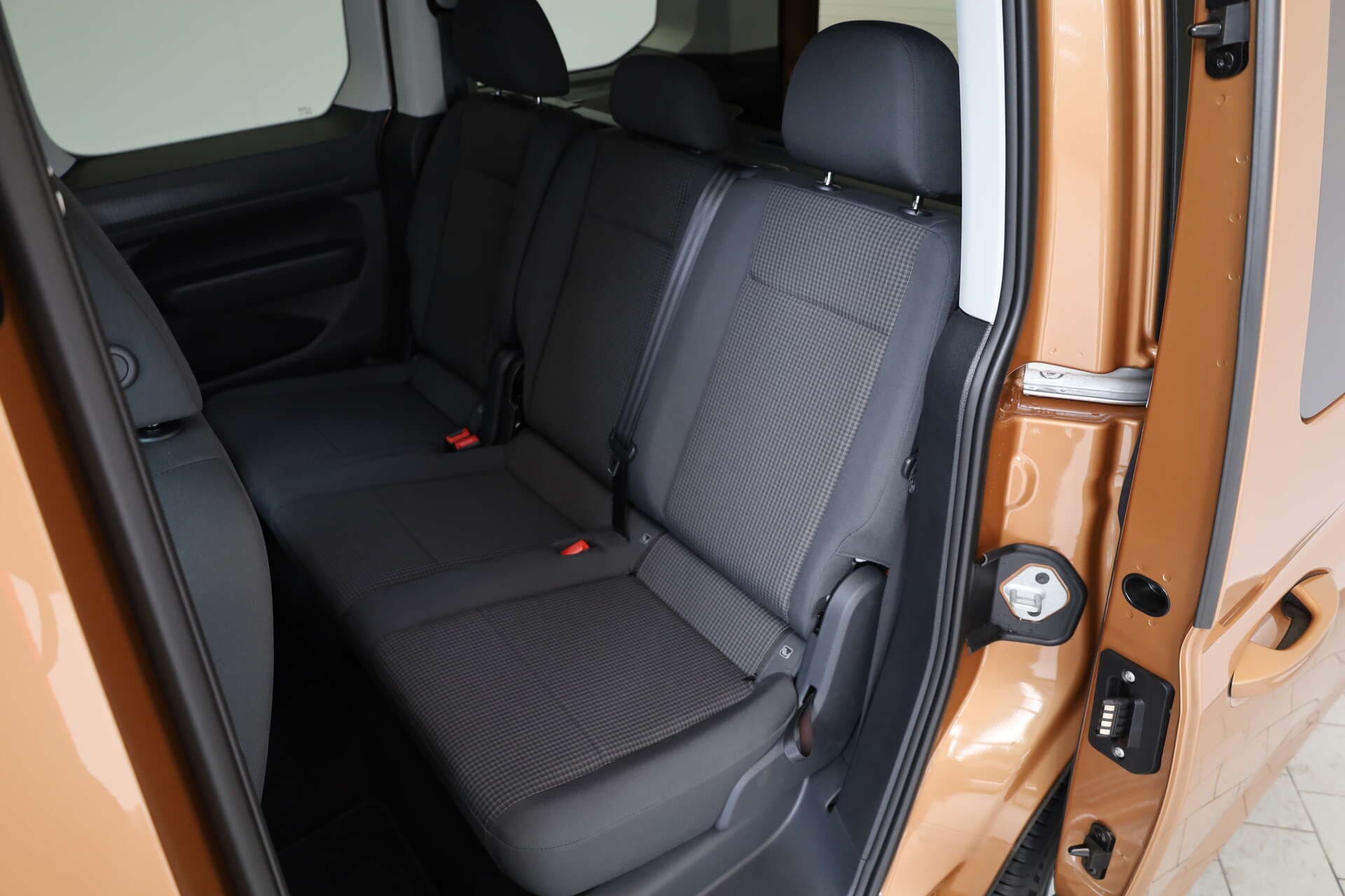 VOLKSWAGEN NUTZFAHRZEUGE Caddy, photo 14 sur 16