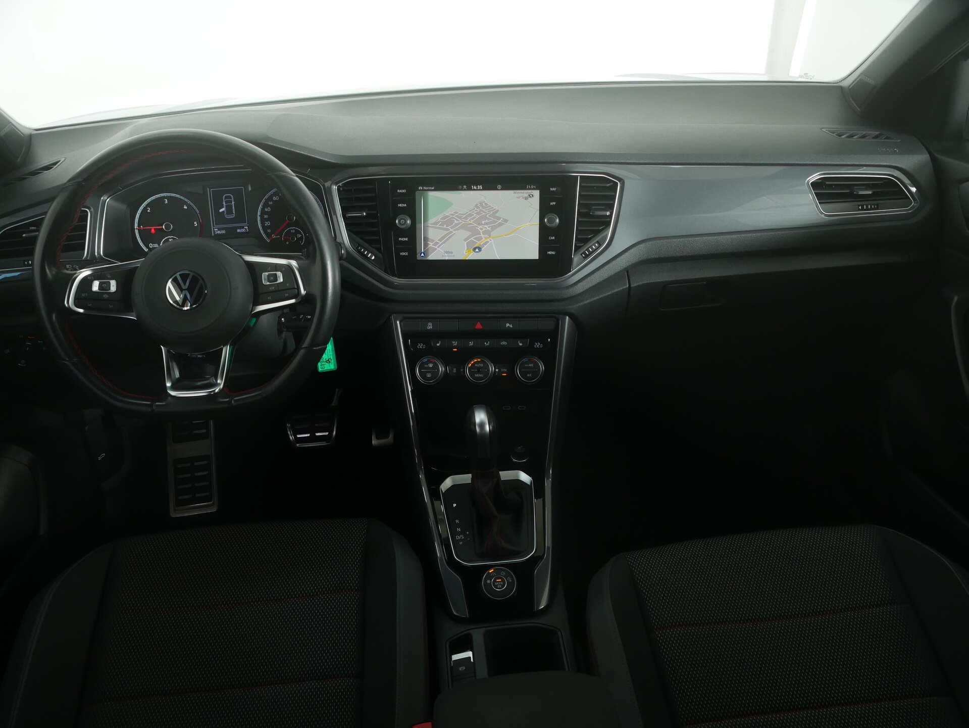 VOLKSWAGEN T-Roc, photo 10 sur 17