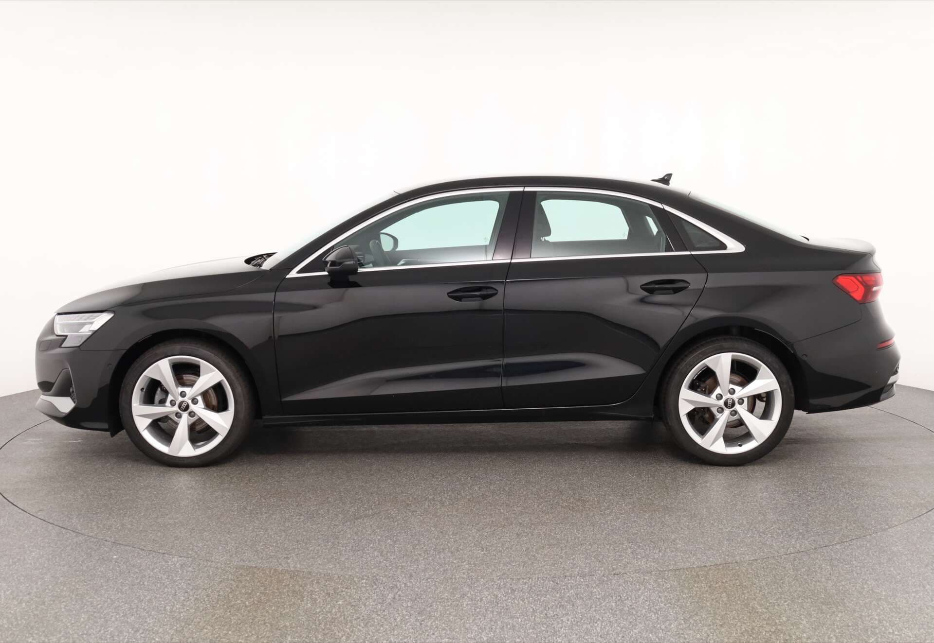 AUDI A3 Limousine, photo 4 sur 17