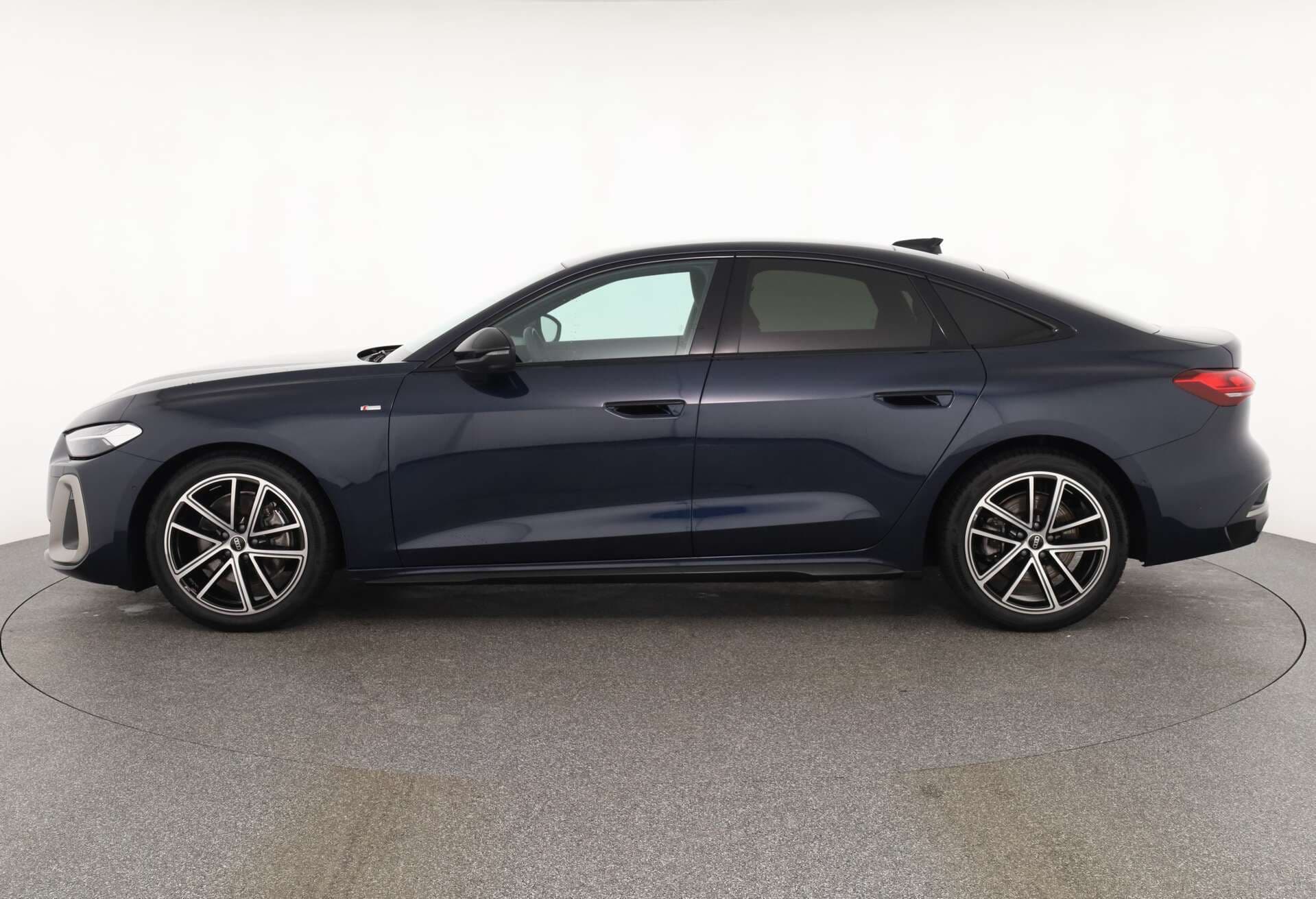 AUDI A5 Limousine, photo 4 sur 17