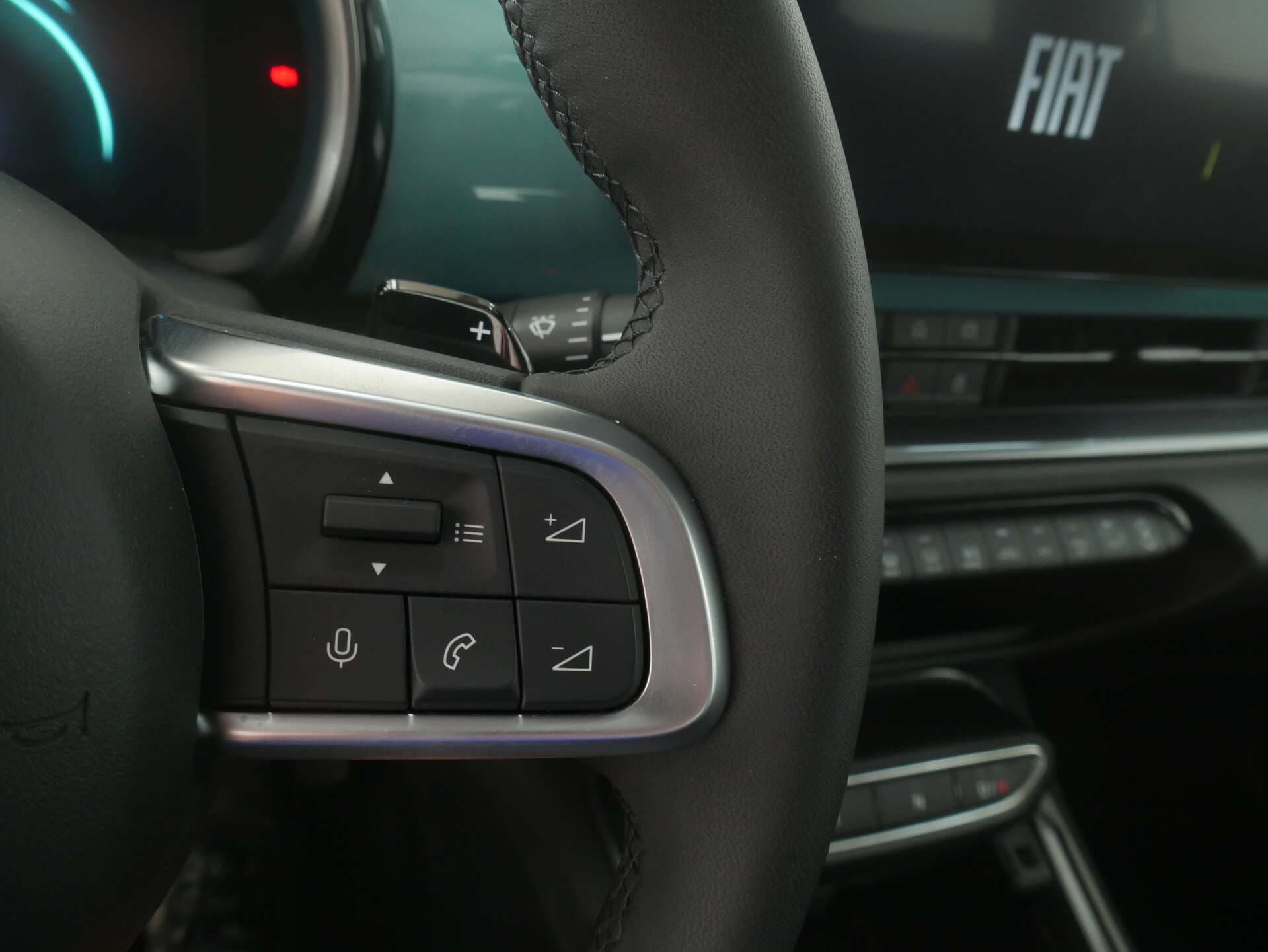 FIAT 600 hybrid, photo 11 sur 17