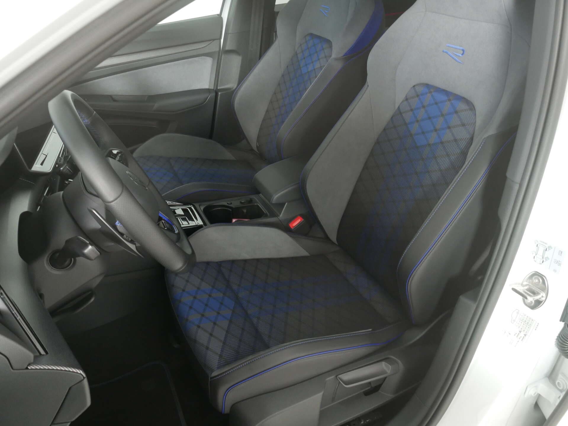 VOLKSWAGEN Golf, photo 15 sur 17