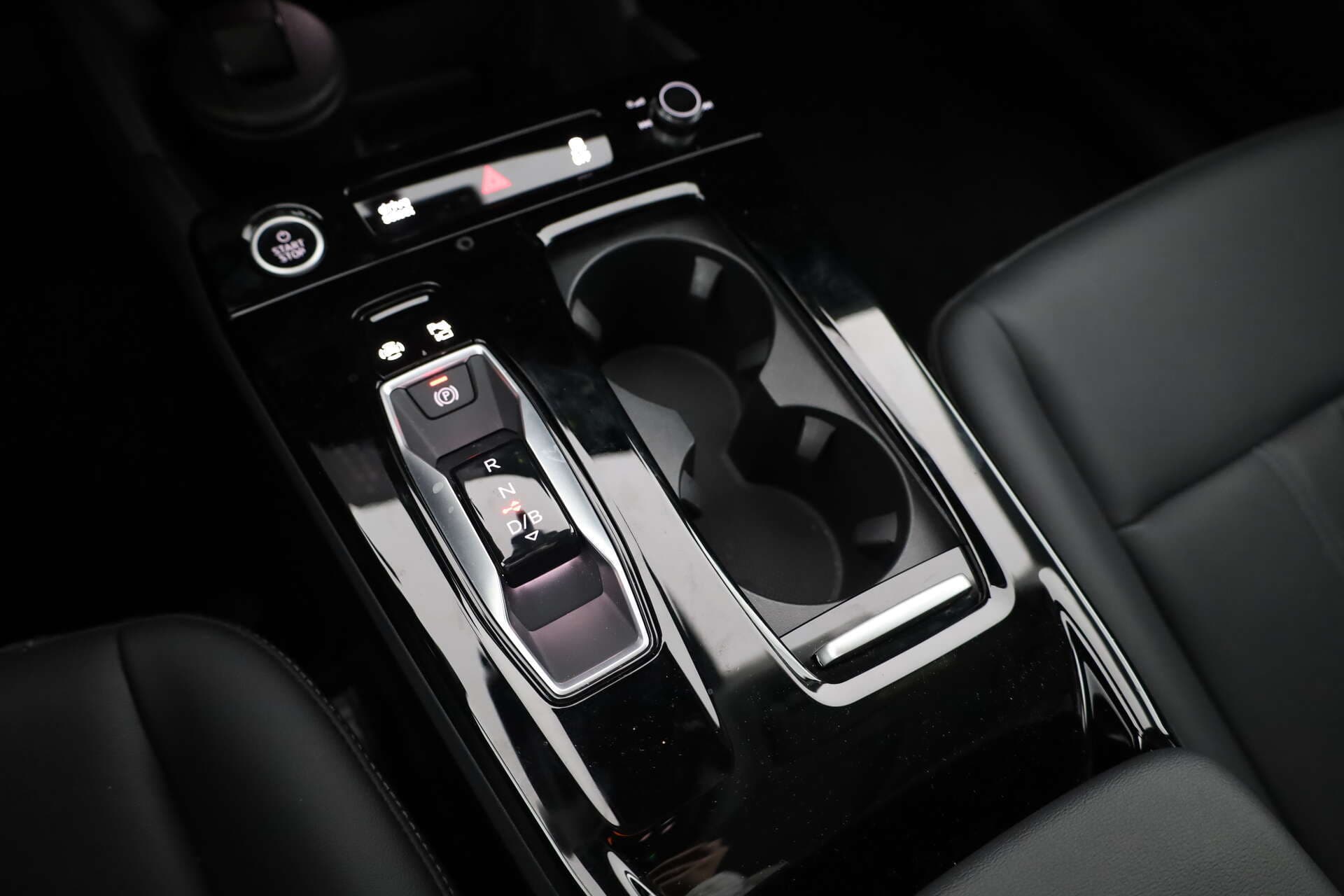 AUDI Q6 SUV, photo 16 sur 17