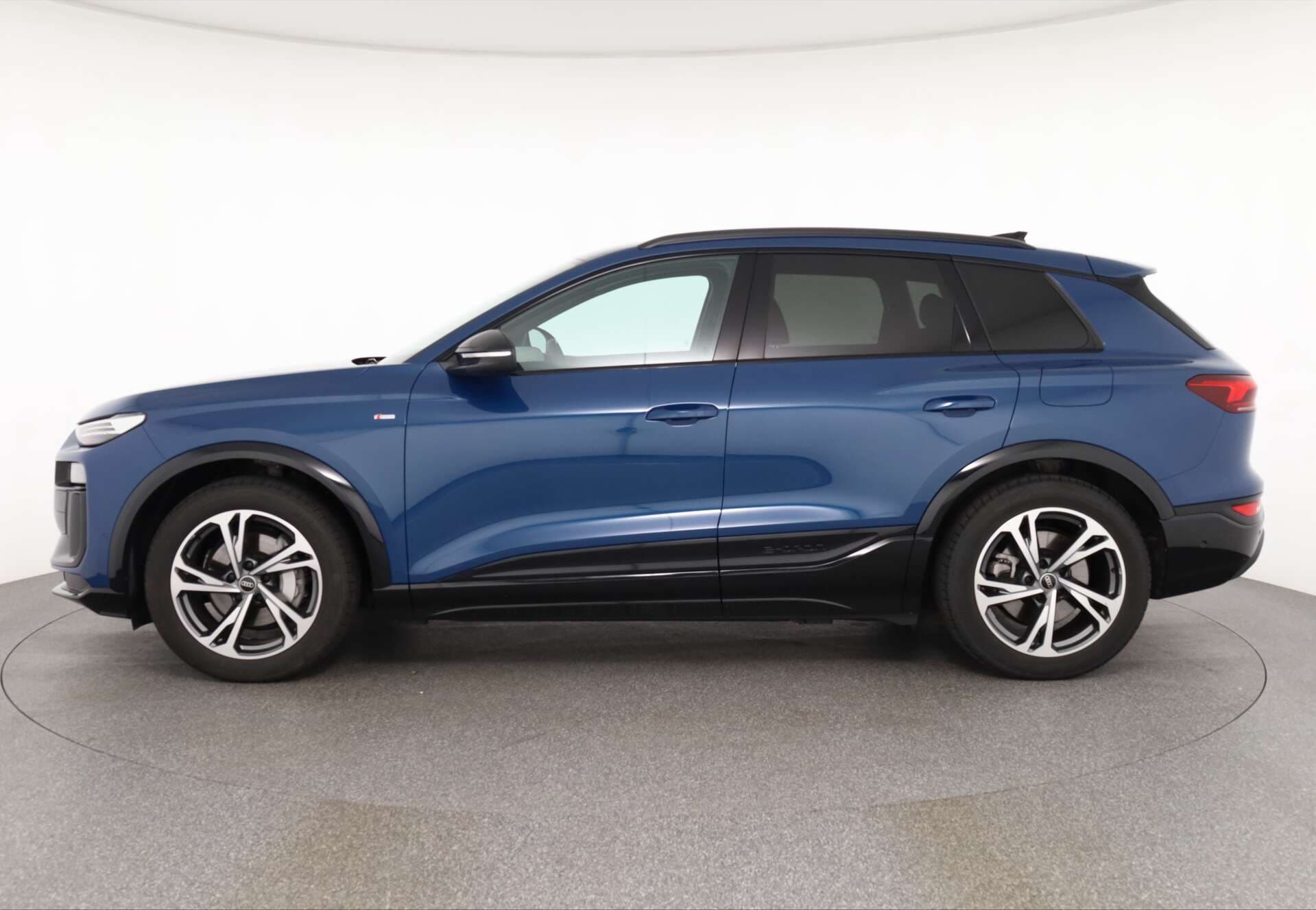 AUDI Q6 SUV, photo 4 sur 17