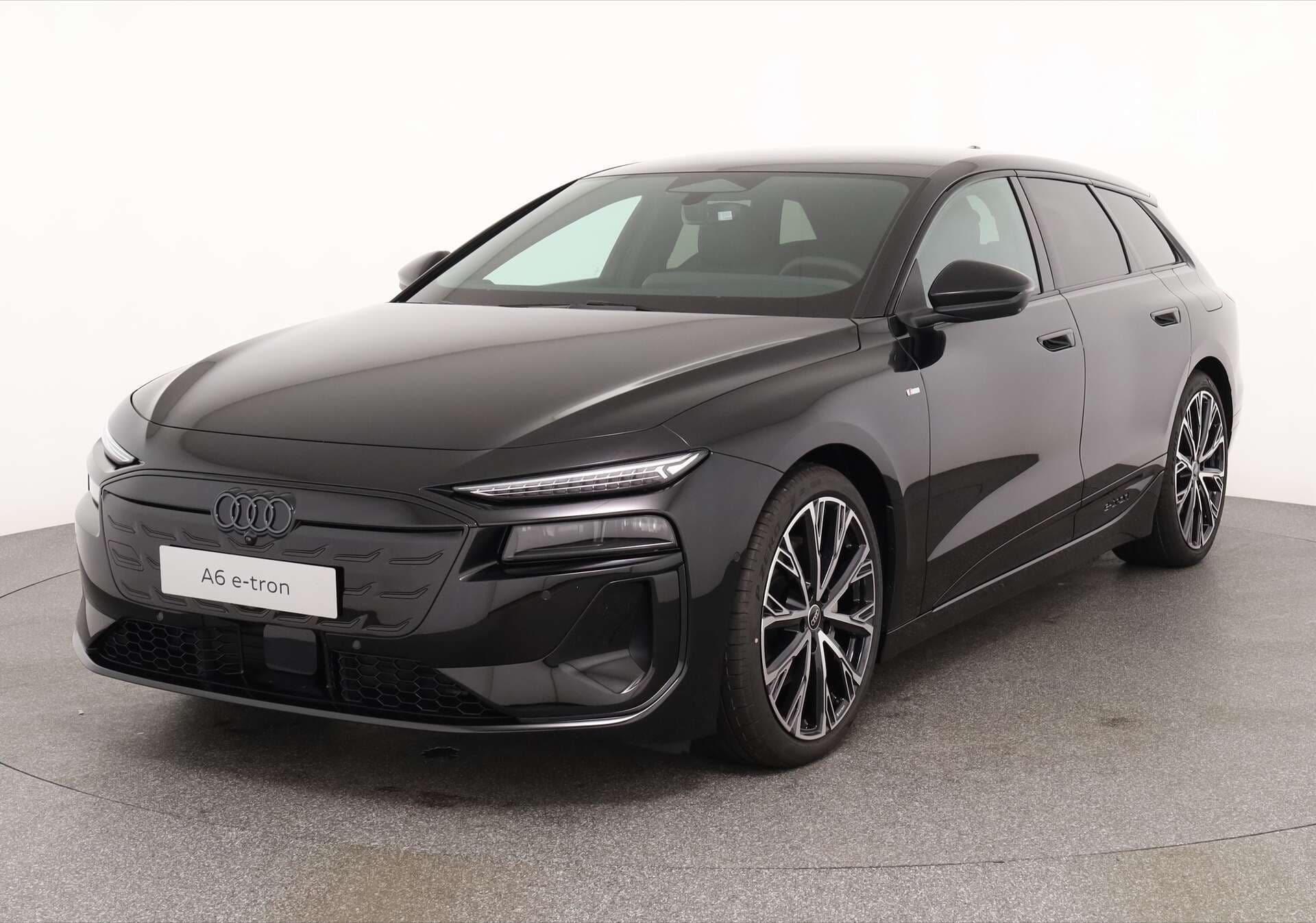 AUDI A6 Avant e-tron, photo 1 sur 17