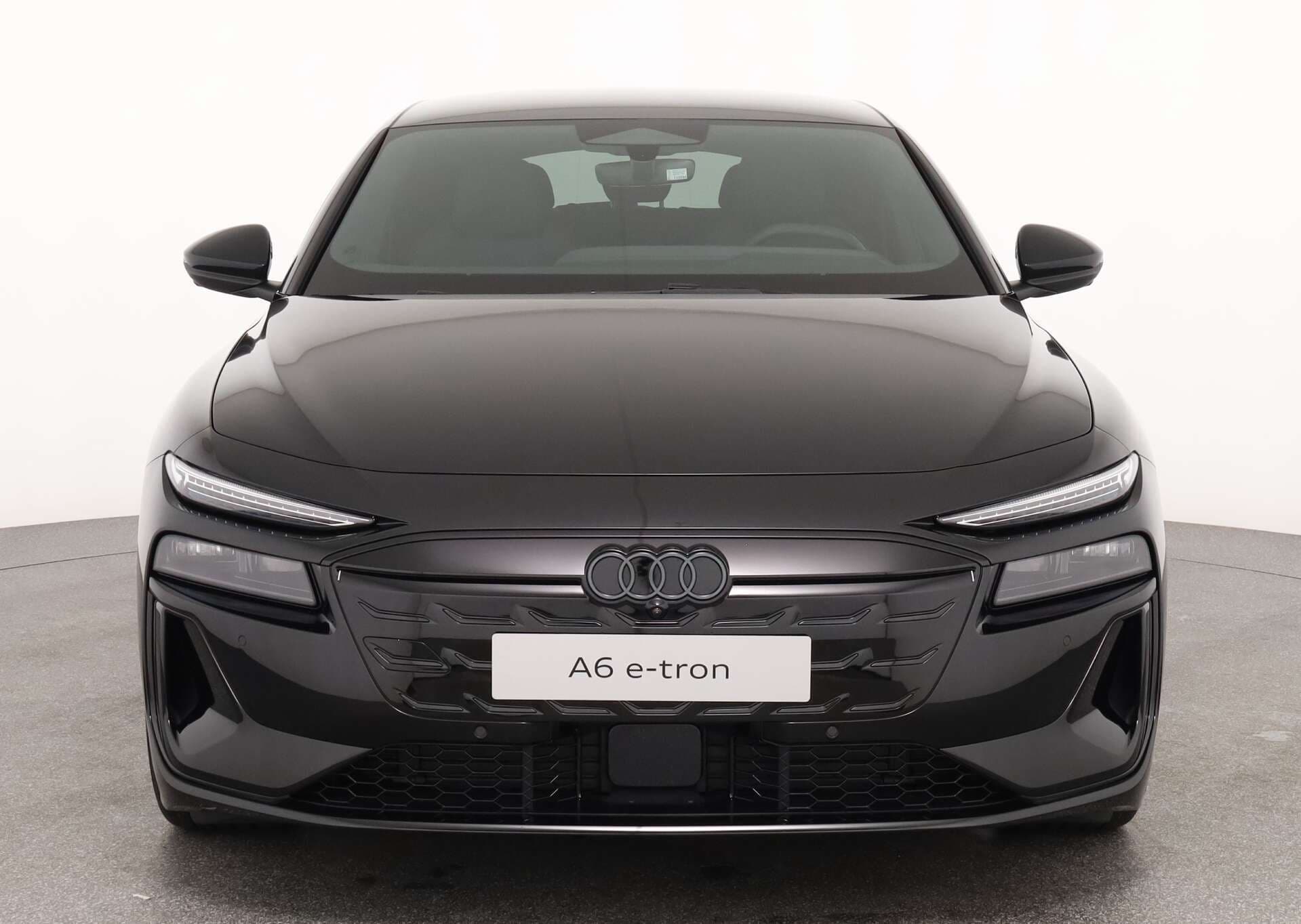 AUDI A6 Avant e-tron, photo 2 sur 17
