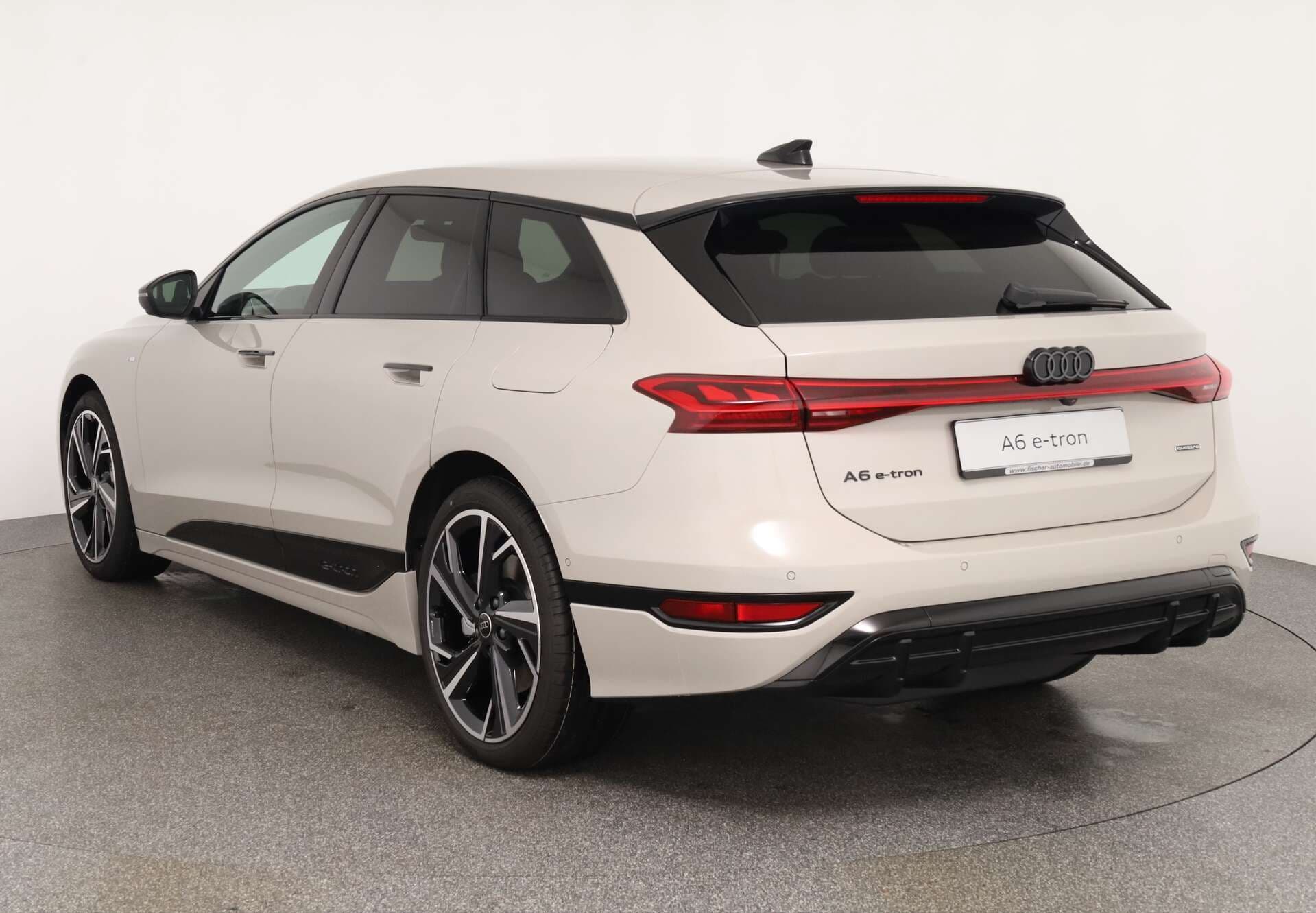 AUDI A6 Avant e-tron, photo 3 sur 17