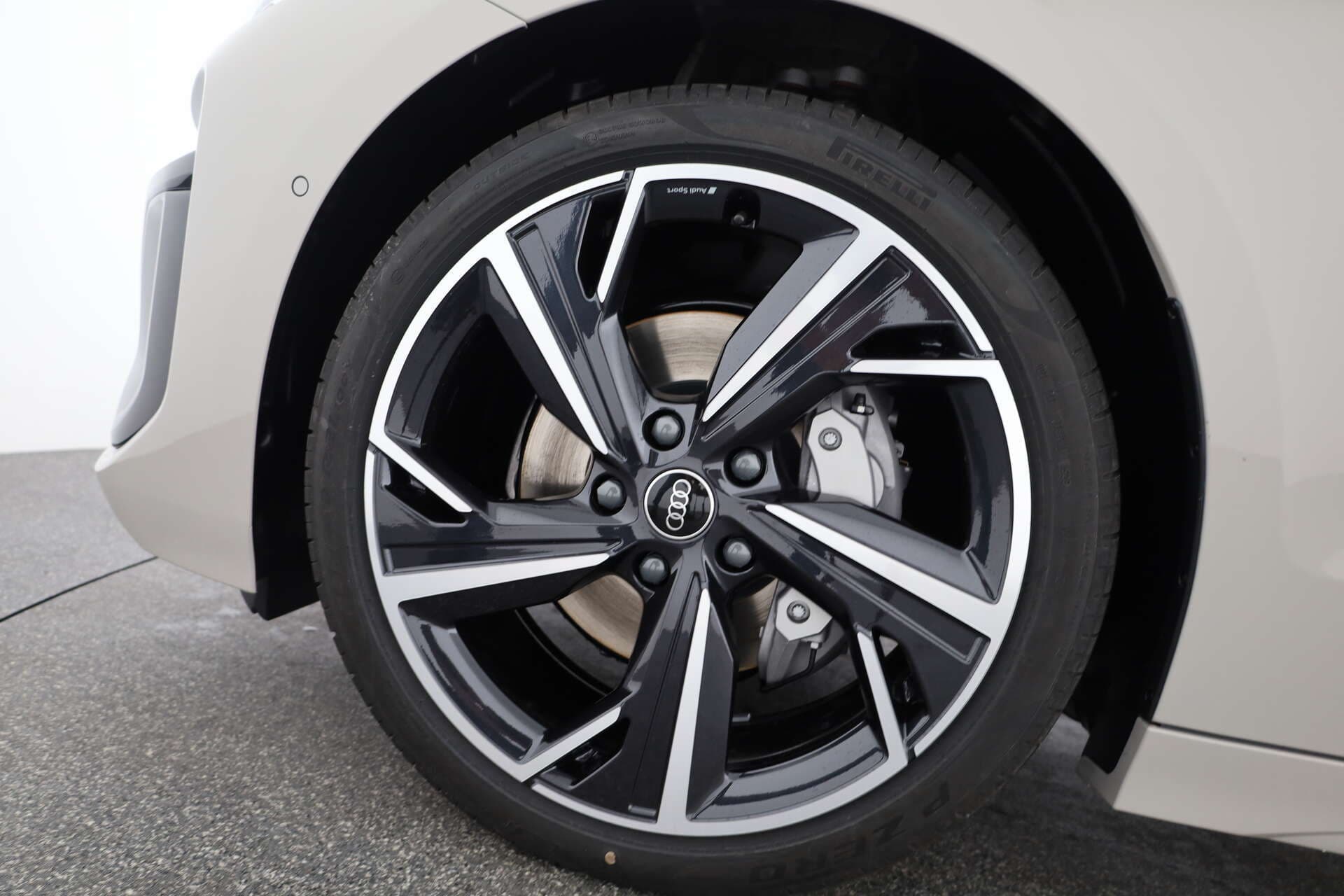 AUDI A6 Avant e-tron, photo 7 sur 17