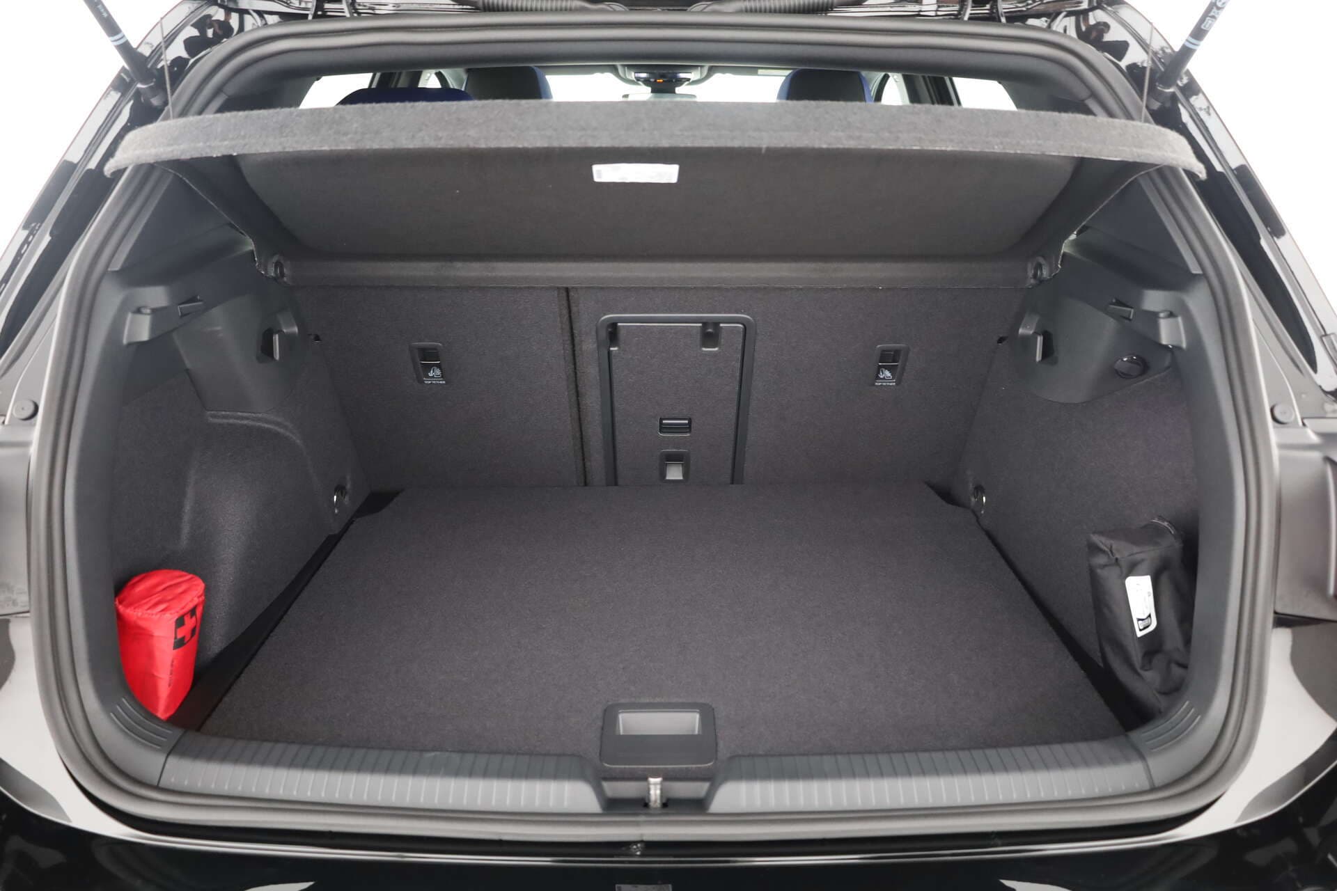 VOLKSWAGEN Golf, photo 11 sur 17