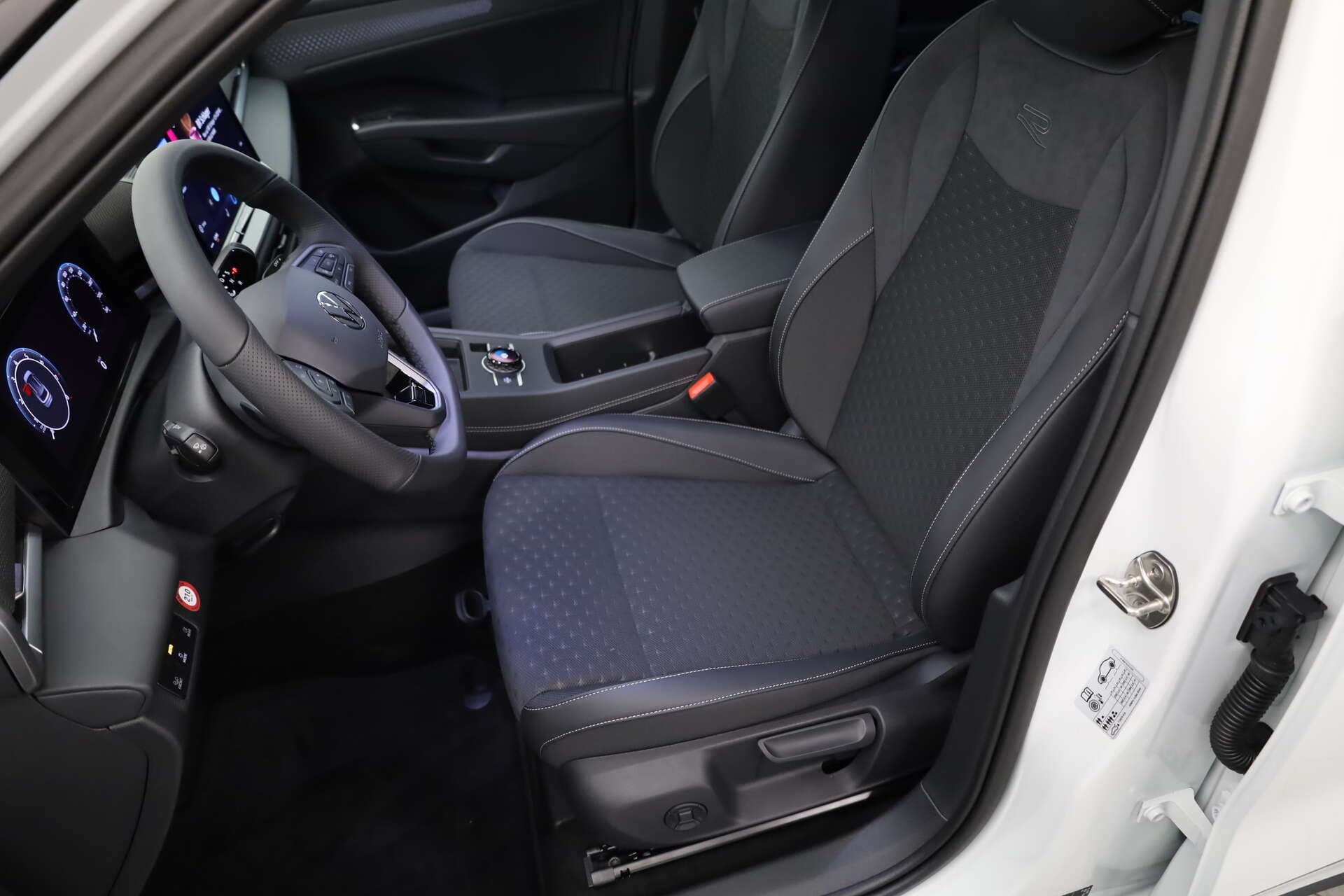 VOLKSWAGEN T-Roc, photo 4 sur 17