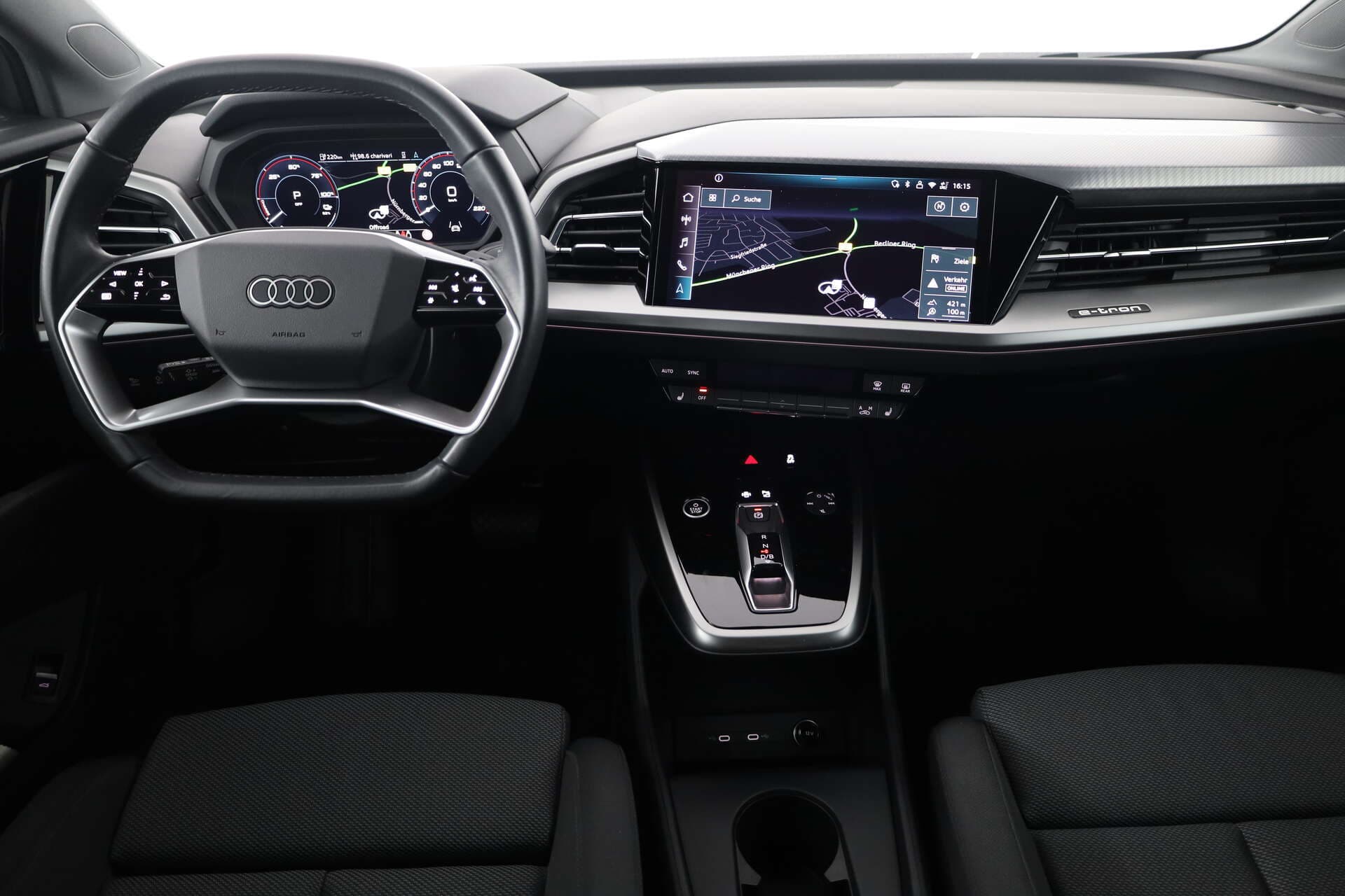 AUDI Q4 e-tron, photo 8 sur 17