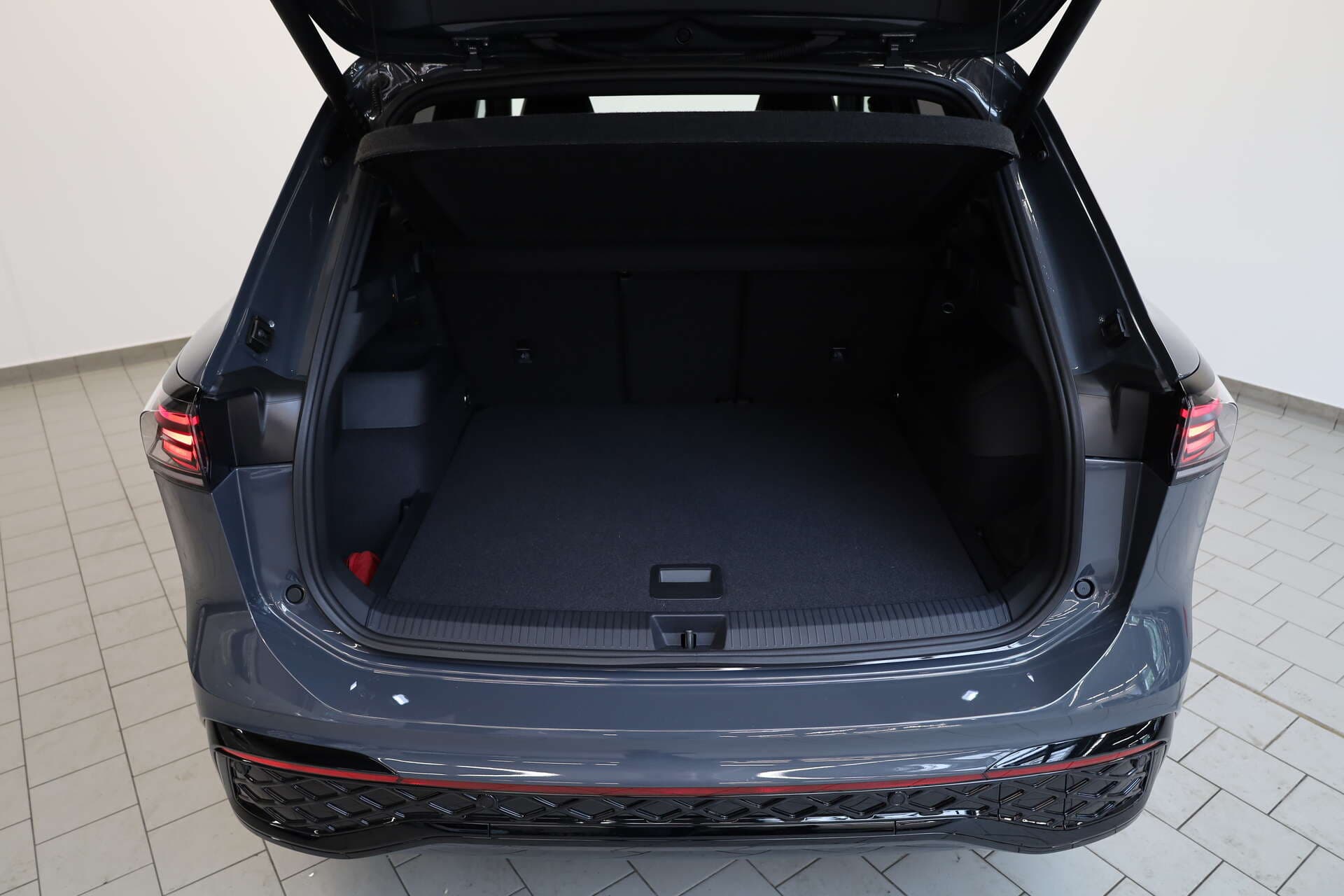 VOLKSWAGEN Tiguan, photo 14 sur 17