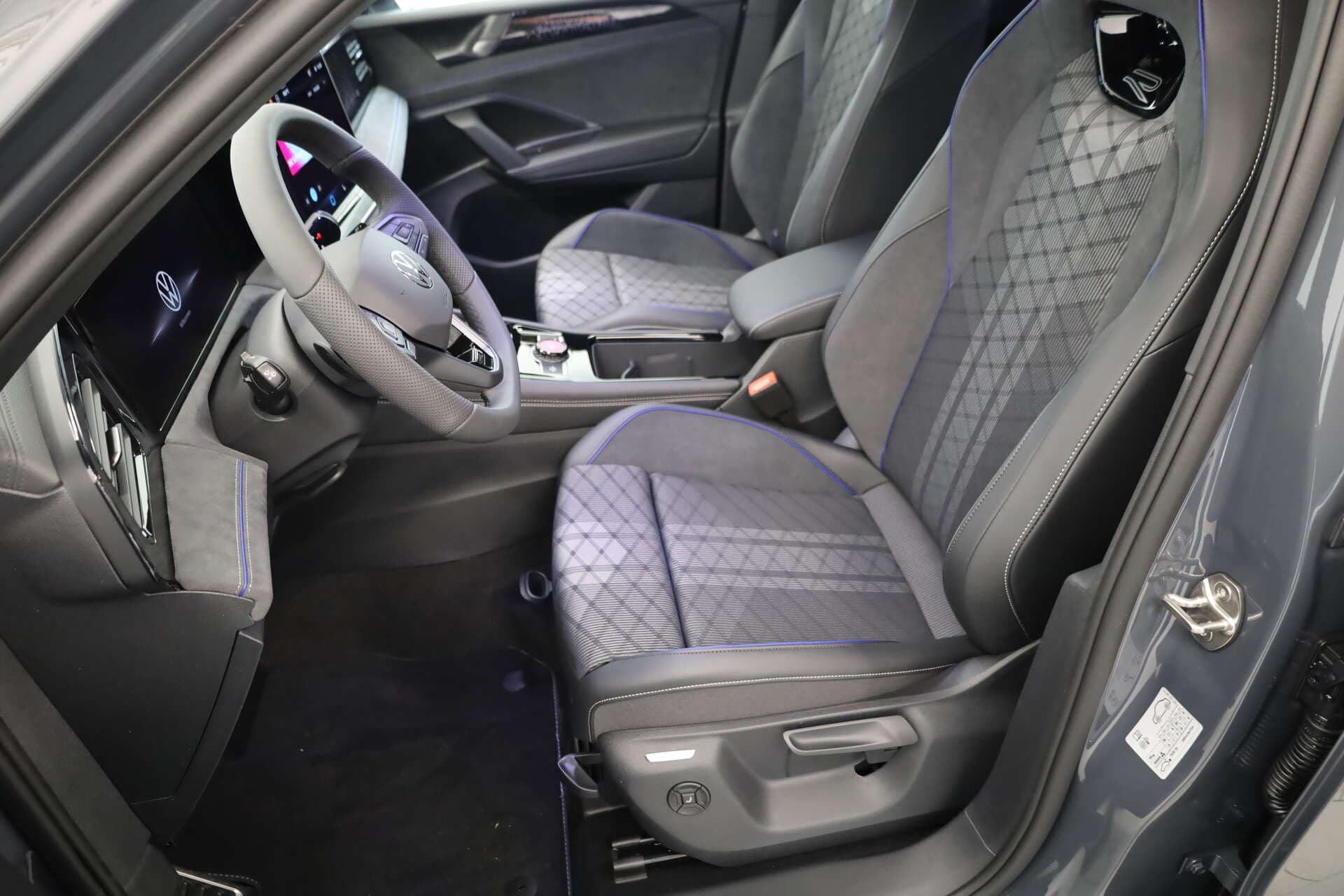VOLKSWAGEN Tiguan, photo 4 sur 17