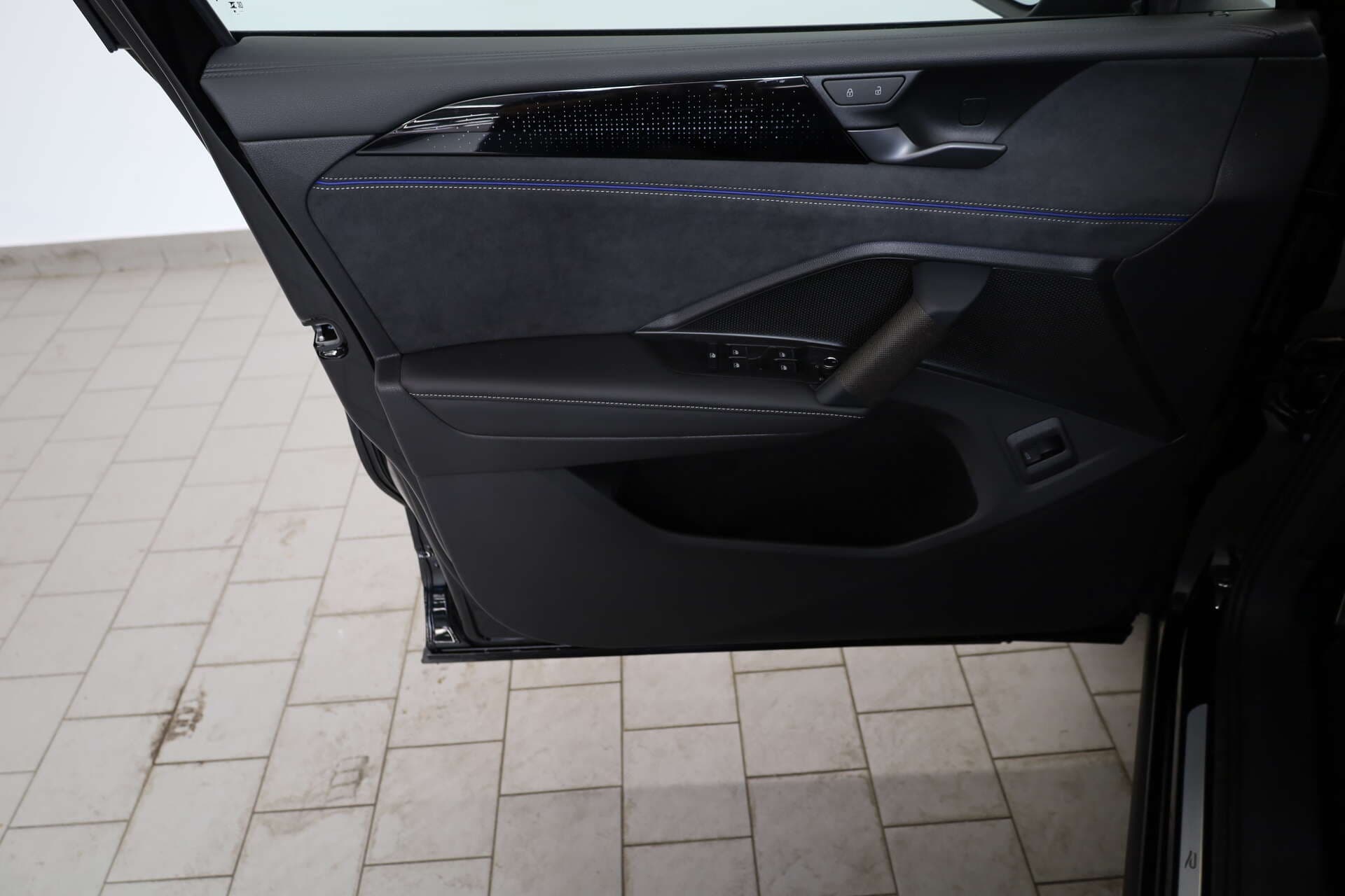 VOLKSWAGEN Tiguan, photo 12 sur 17