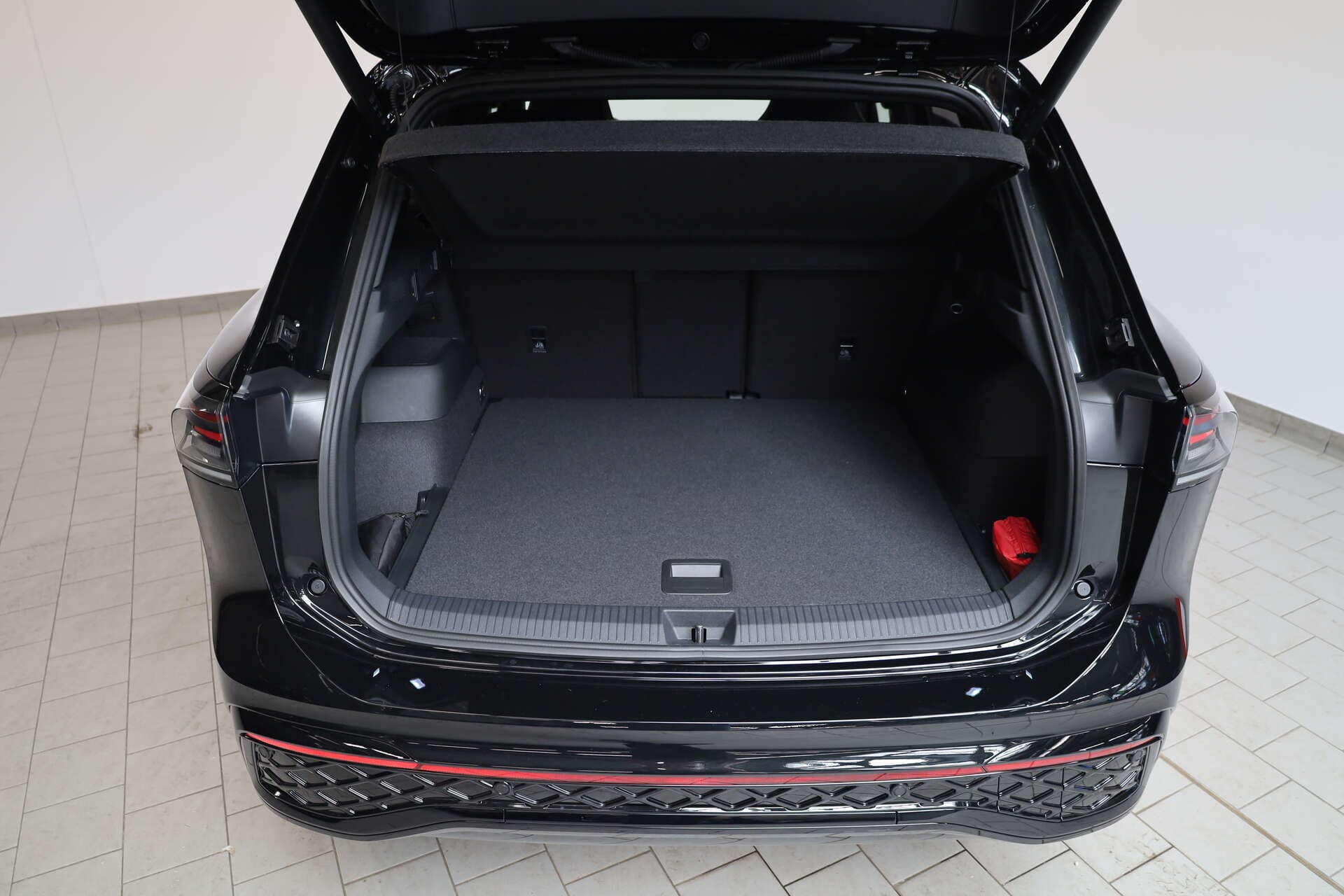 VOLKSWAGEN Tiguan, photo 14 sur 17