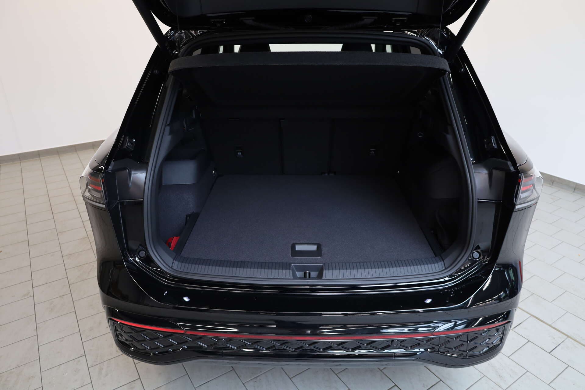 VOLKSWAGEN Tiguan, photo 14 sur 17
