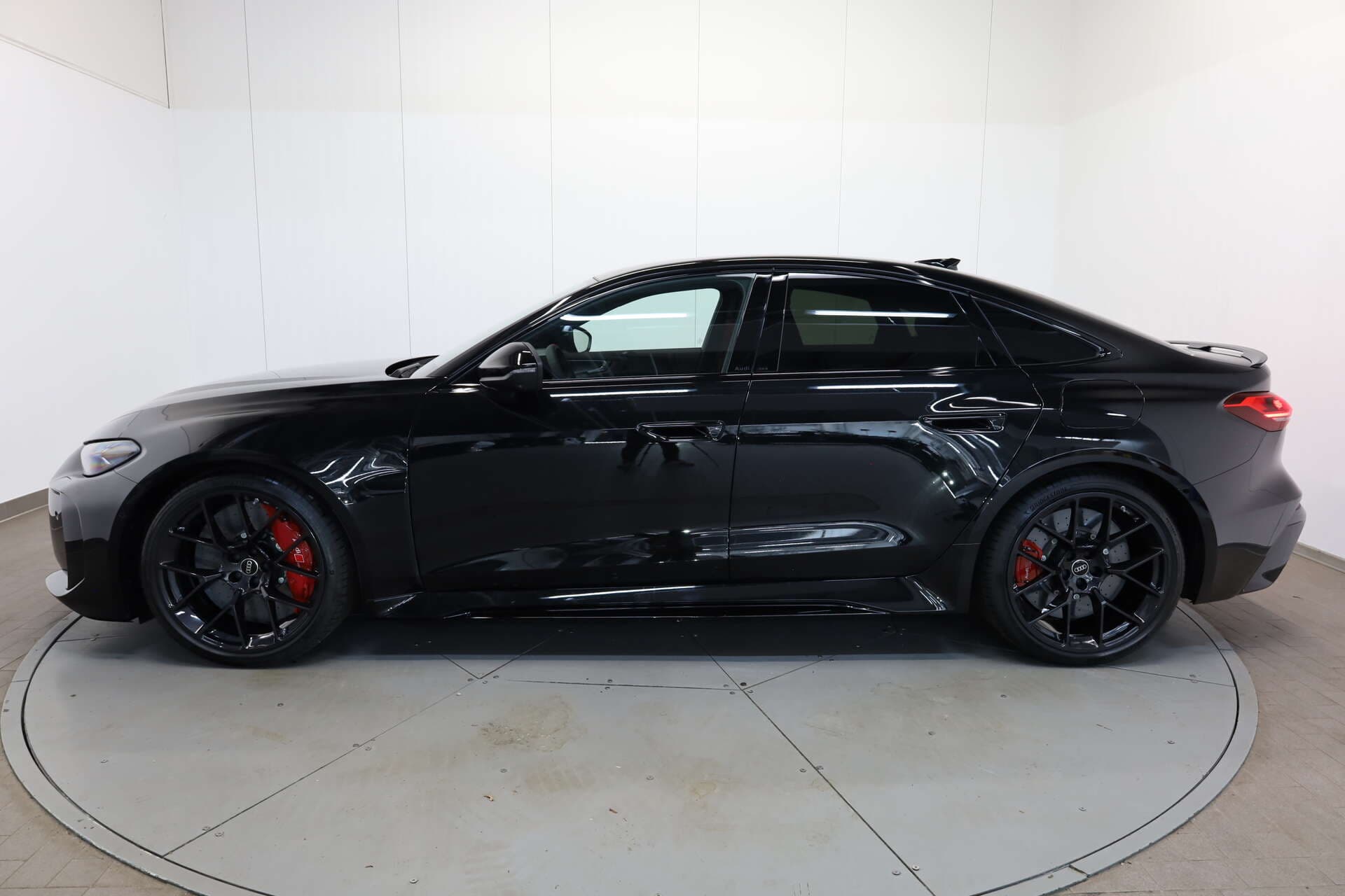 AUDI RS5 Limousine, photo 4 sur 17