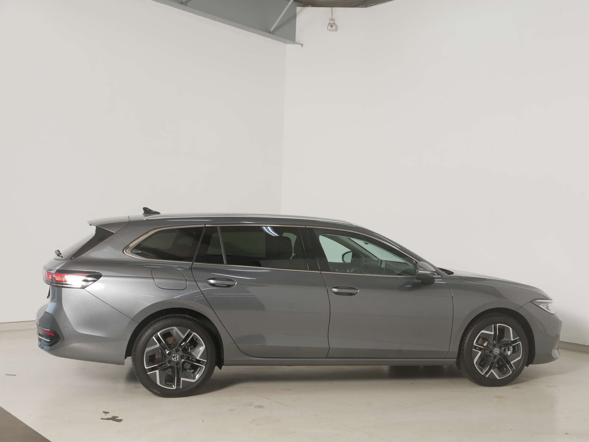 VOLKSWAGEN Passat, photo 9 sur 17