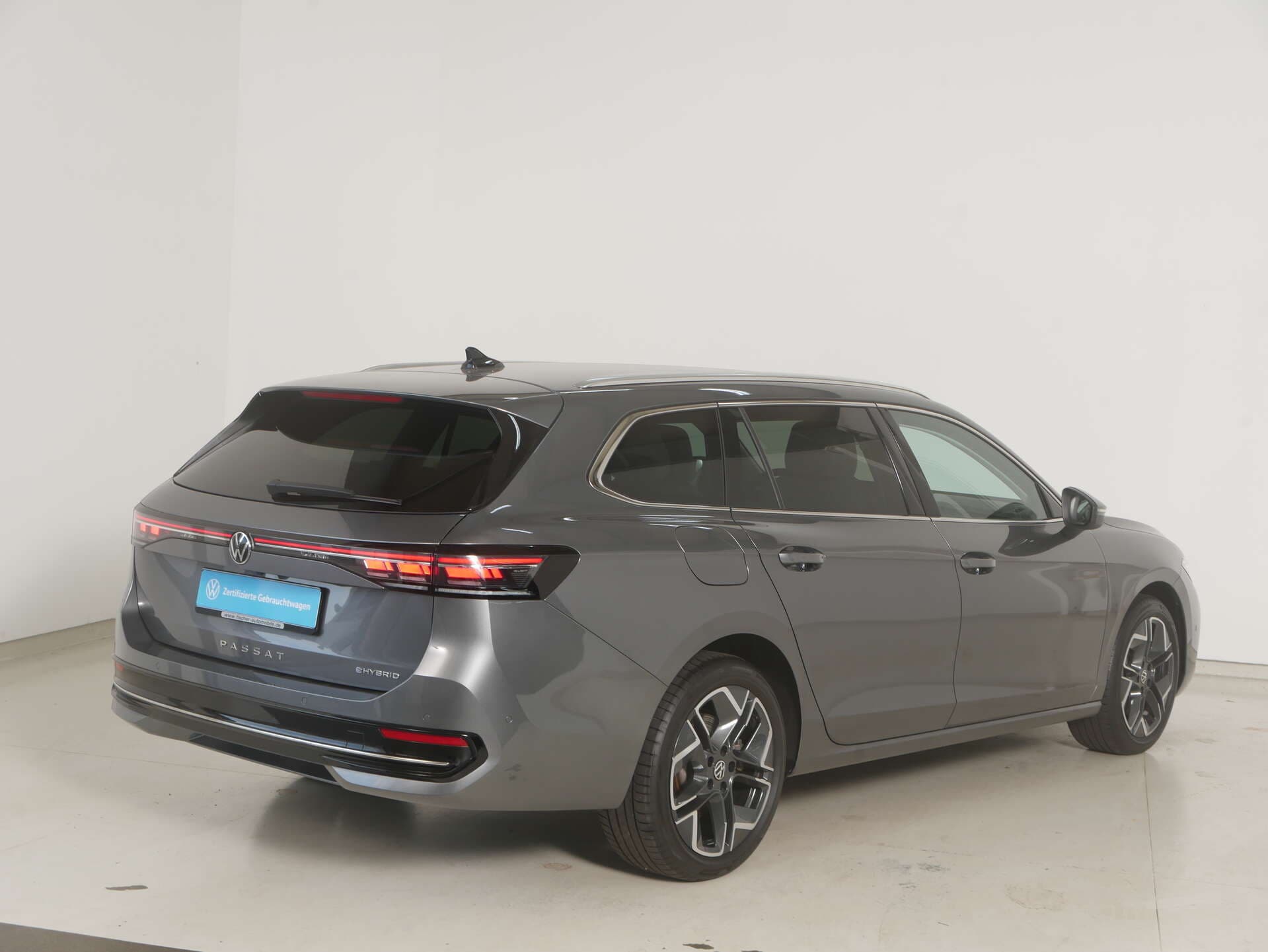 VOLKSWAGEN Passat, photo 8 sur 17
