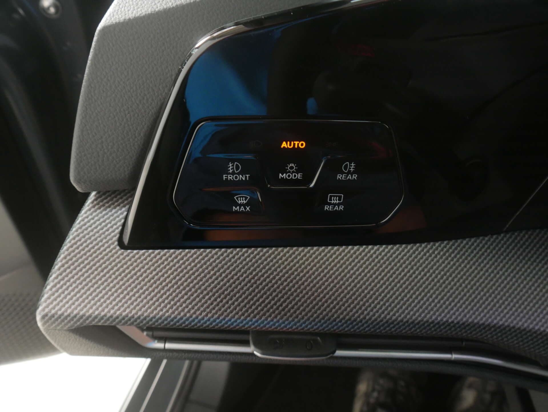 VOLKSWAGEN Golf, photo 15 sur 17