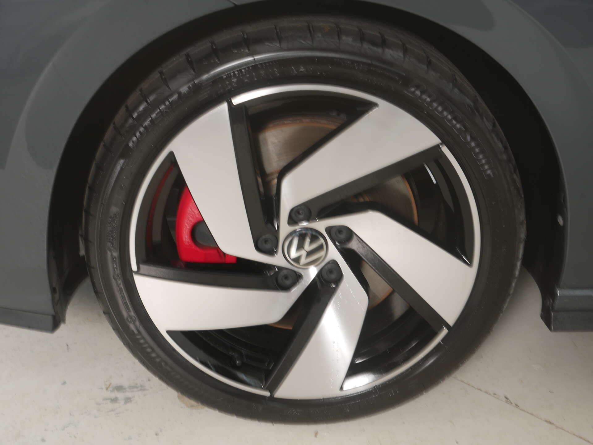 VOLKSWAGEN Golf, photo 3 sur 17