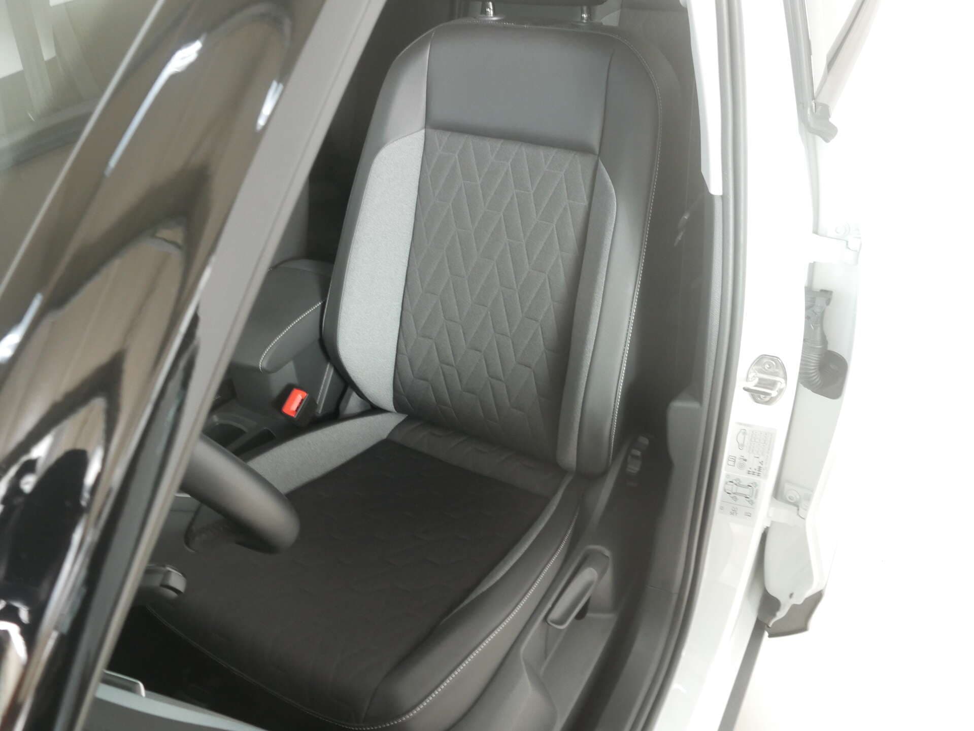 VOLKSWAGEN T-Roc, photo 15 sur 17