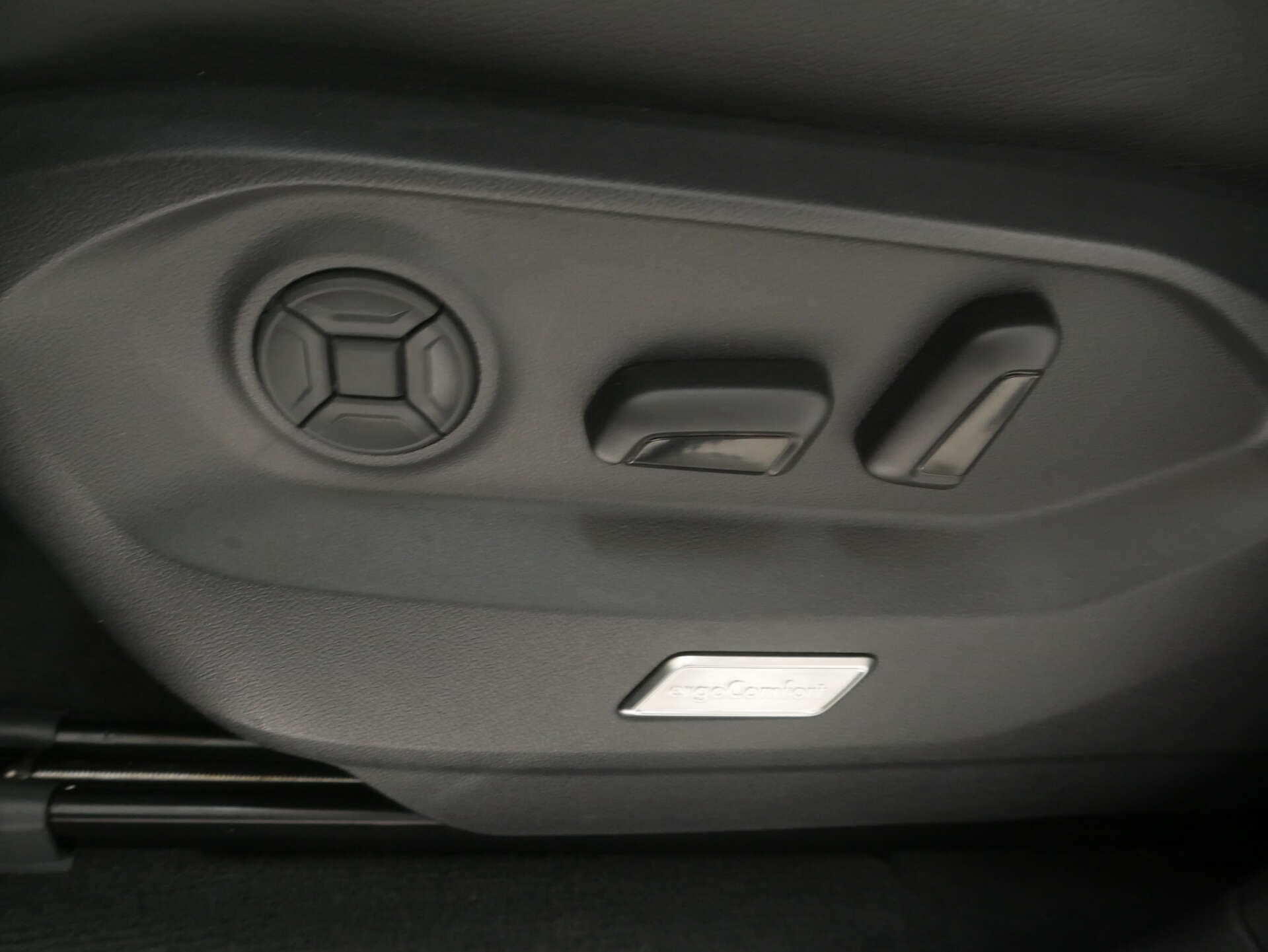 VOLKSWAGEN Touareg, photo 14 sur 17