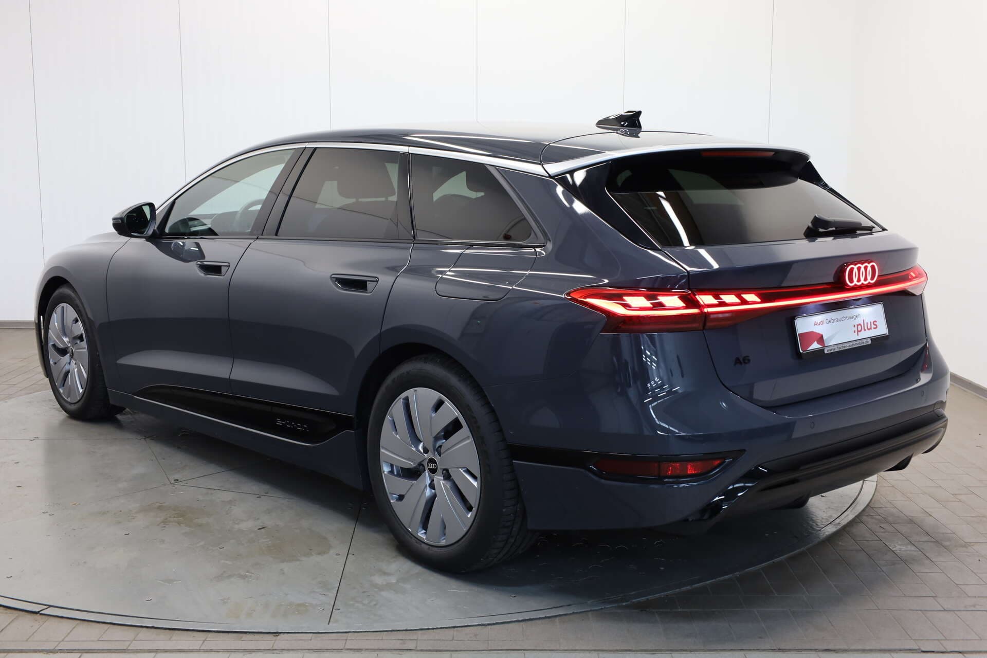 AUDI A6 Avant e-tron, photo 3 sur 17